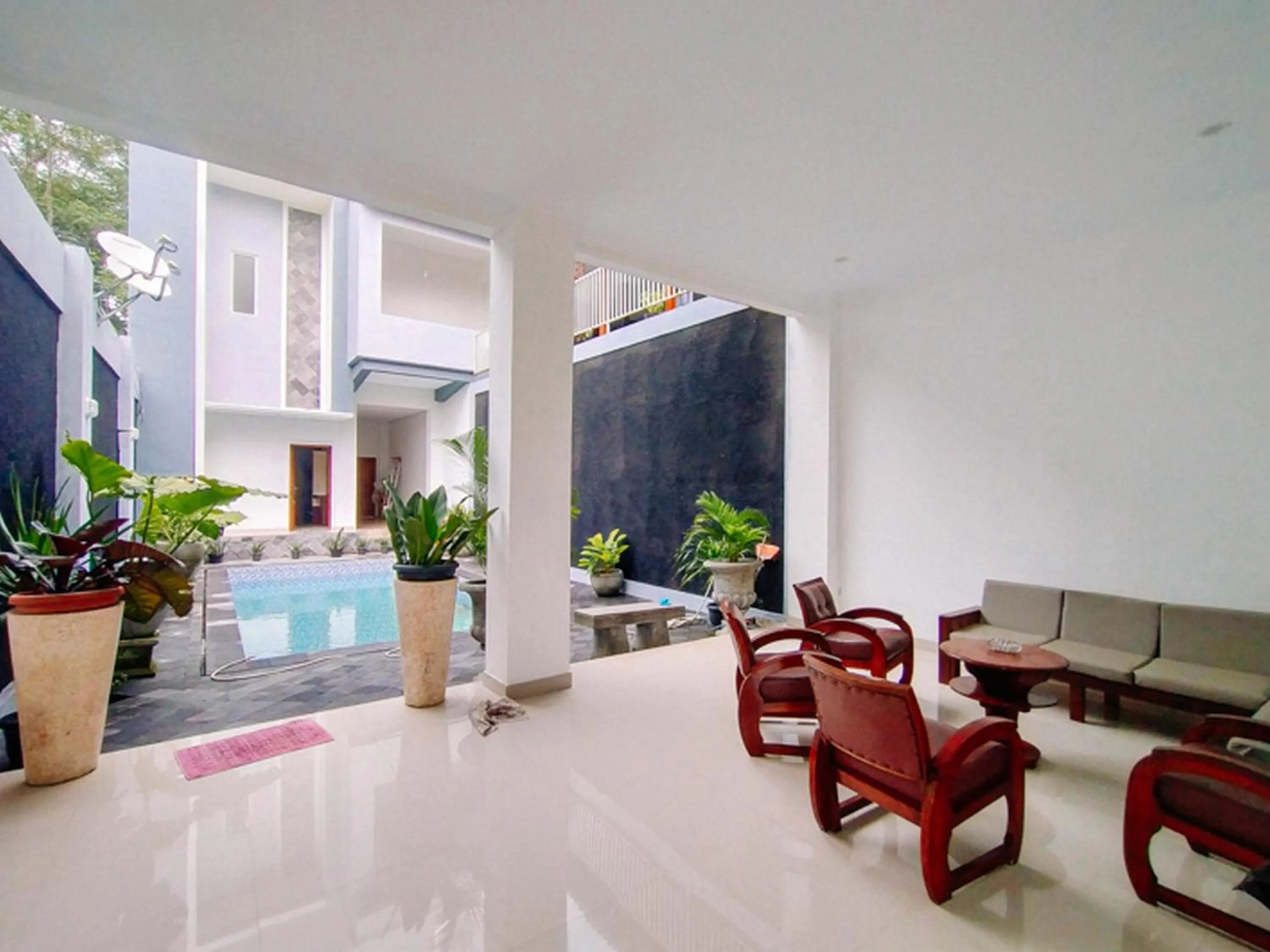 Property building in RedDoorz At Artomoro Guest House