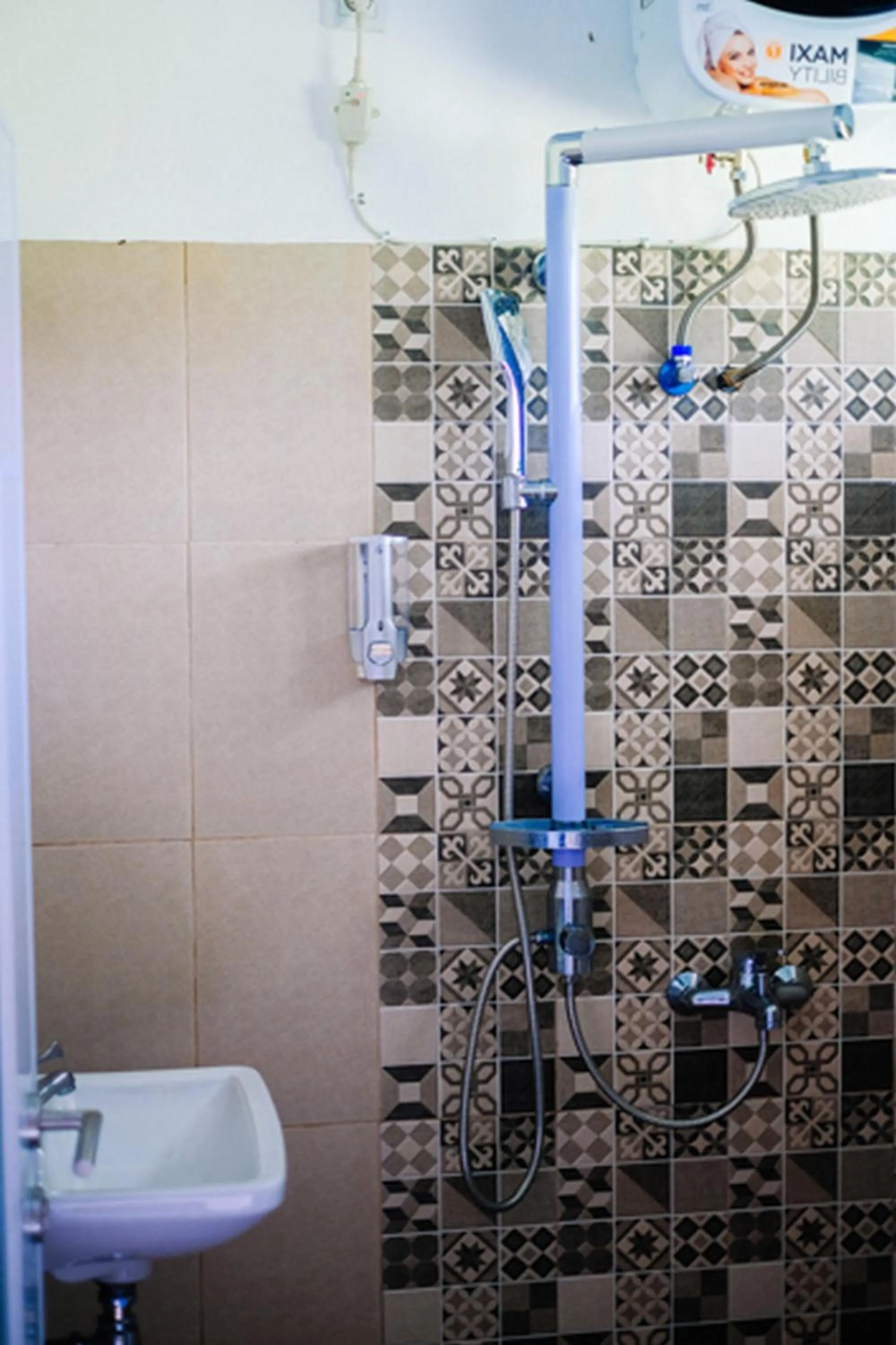 Property building in RedDoorz At Artomoro Guest House