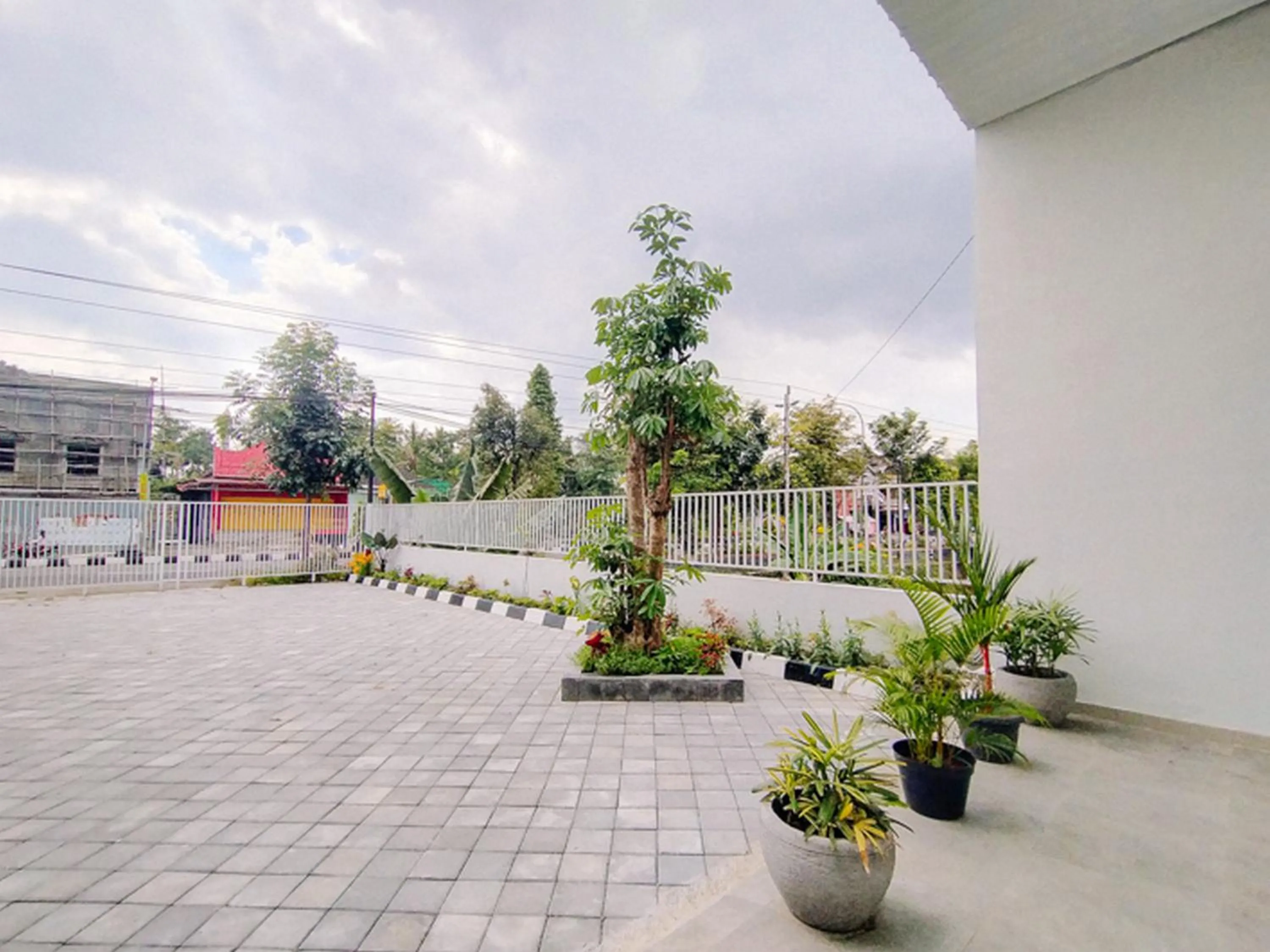 Property building in RedDoorz At Artomoro Guest House