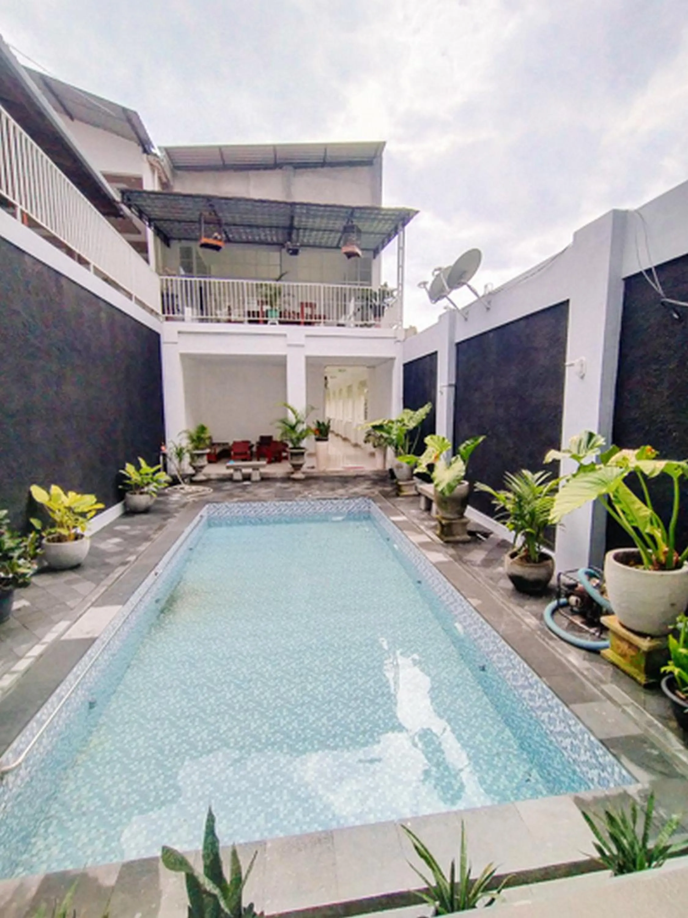 Property building in RedDoorz At Artomoro Guest House