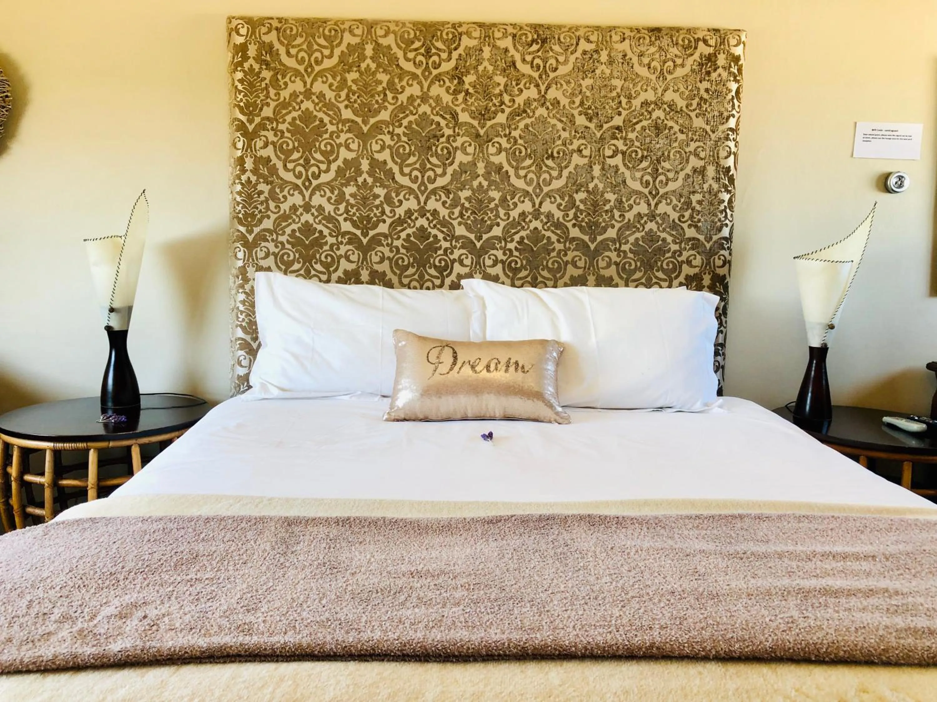 Bedroom, Bed in Sandra's Guest House