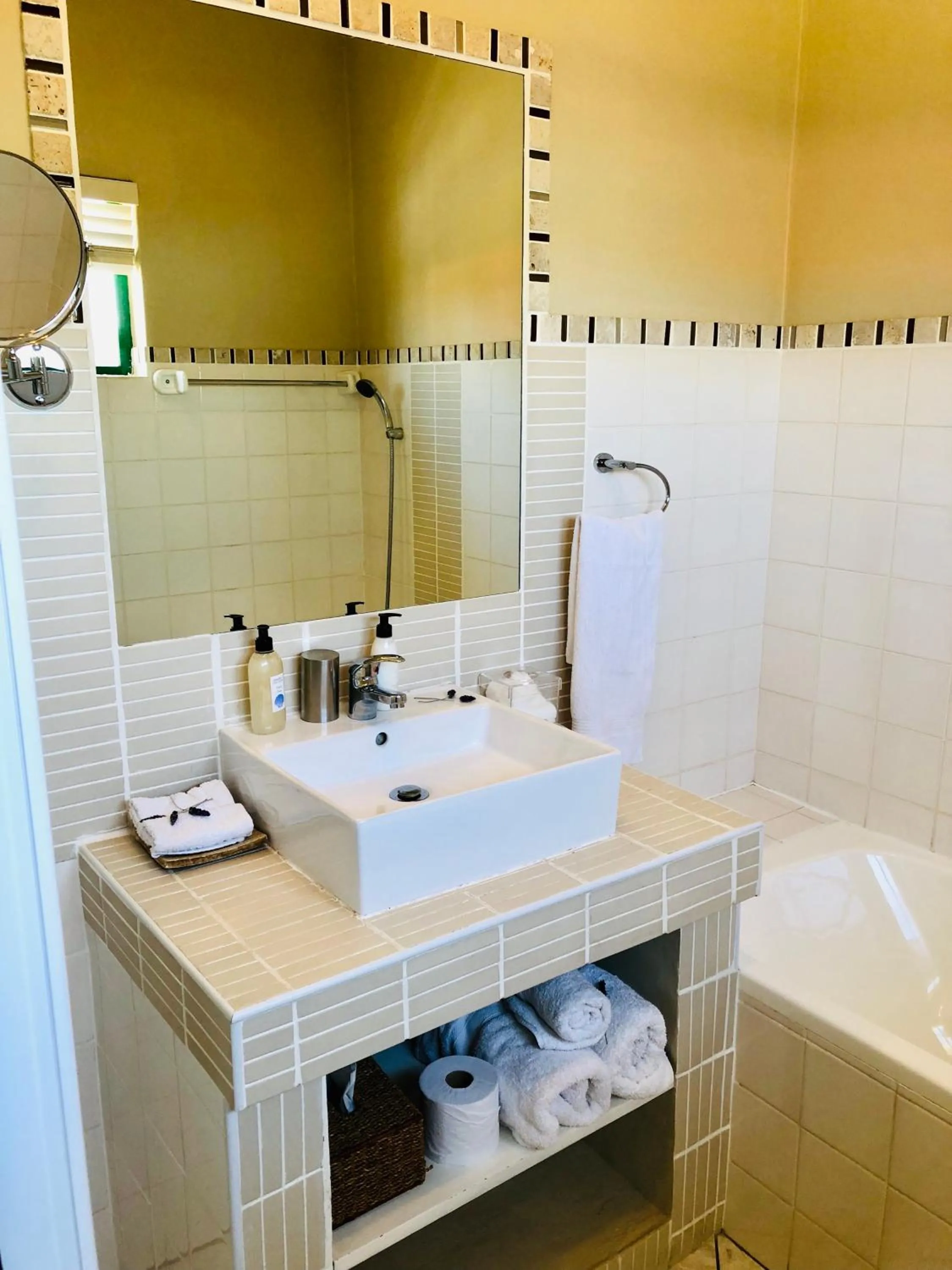 Bathroom in Sandra's Guest House