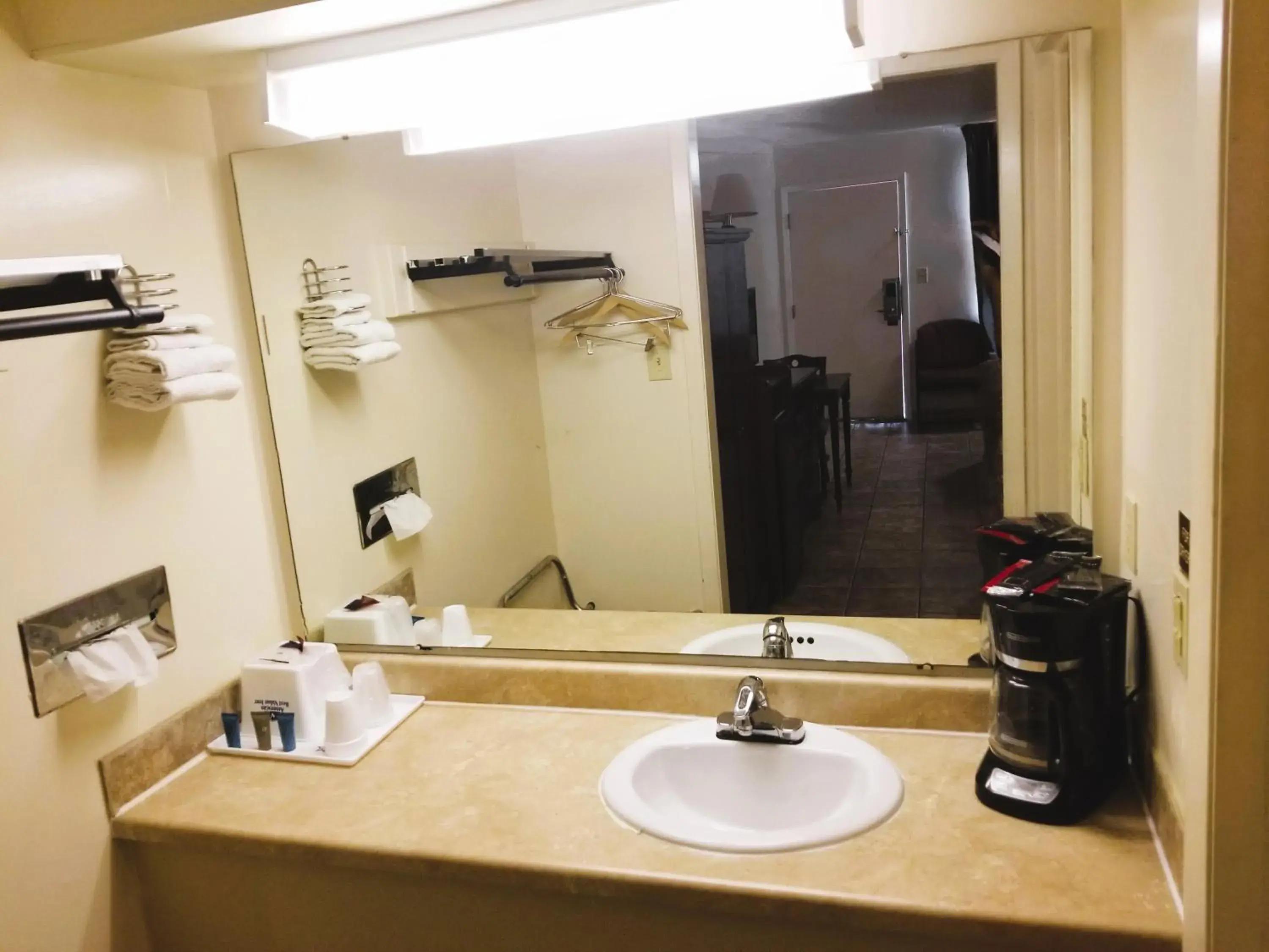 2 Double Beds Deluxe Smoking in Americas Best Value Inn Arkansas City 2 Double Beds Deluxe Smoking in Americas Best Value Inn Arkansas City