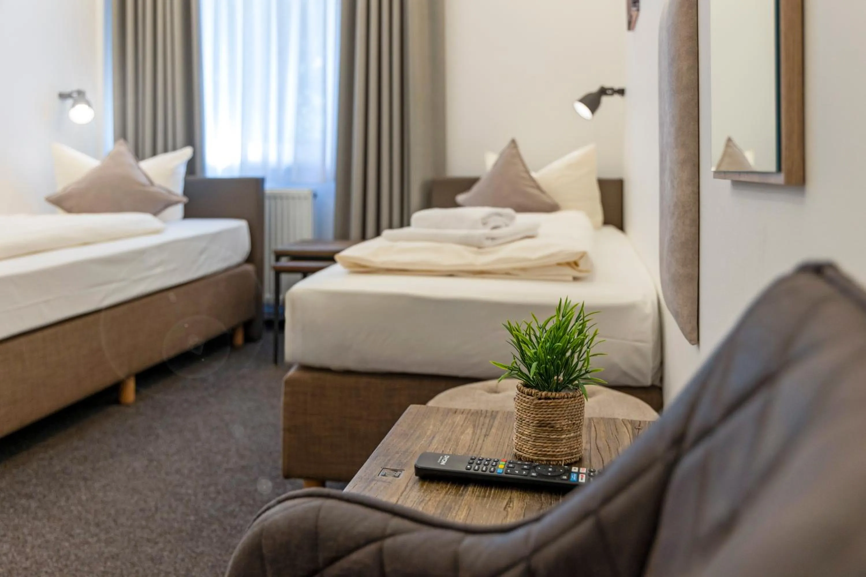 Photo of the whole room, Bed in Auto-Parkhotel Hamburg St Pauli