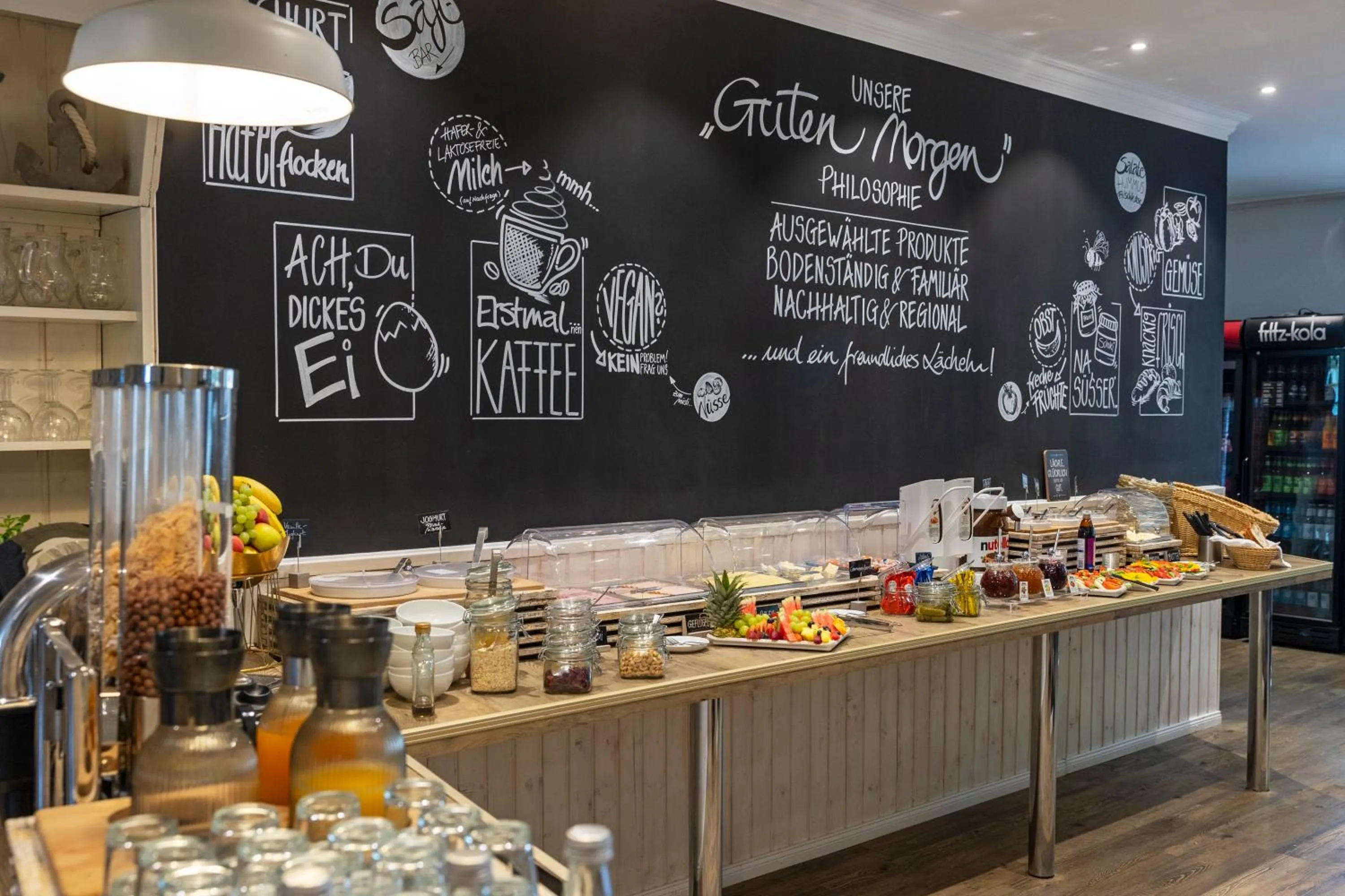 Food and drinks in Auto-Parkhotel Hamburg St Pauli