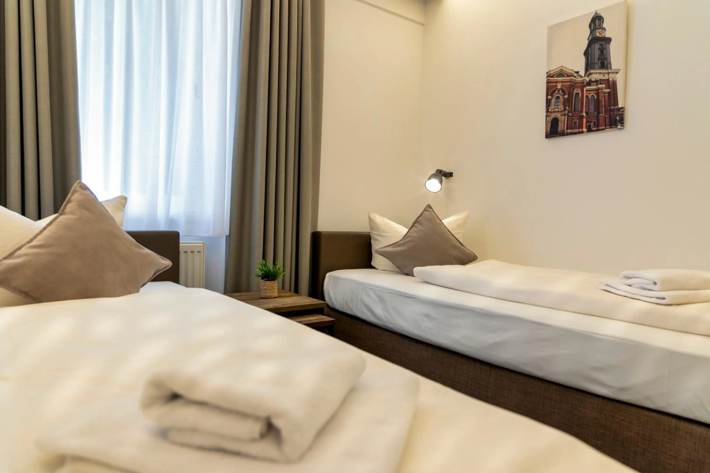 Bed in Auto-Parkhotel Hamburg St Pauli