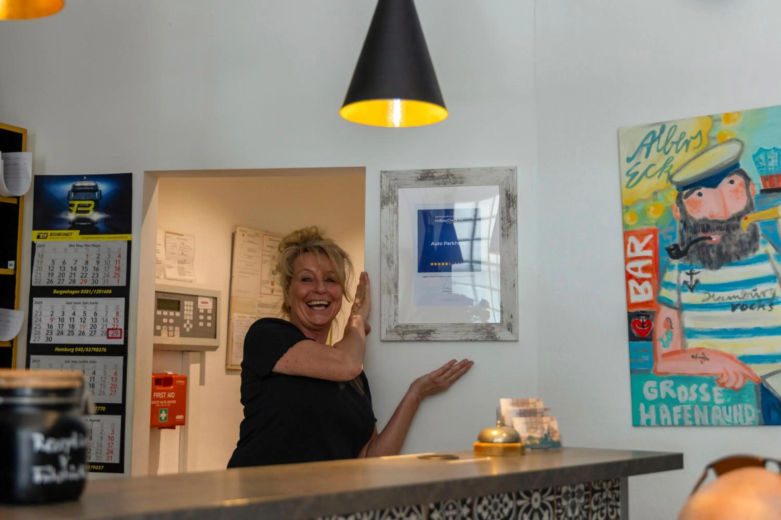 People in Auto-Parkhotel Hamburg St Pauli