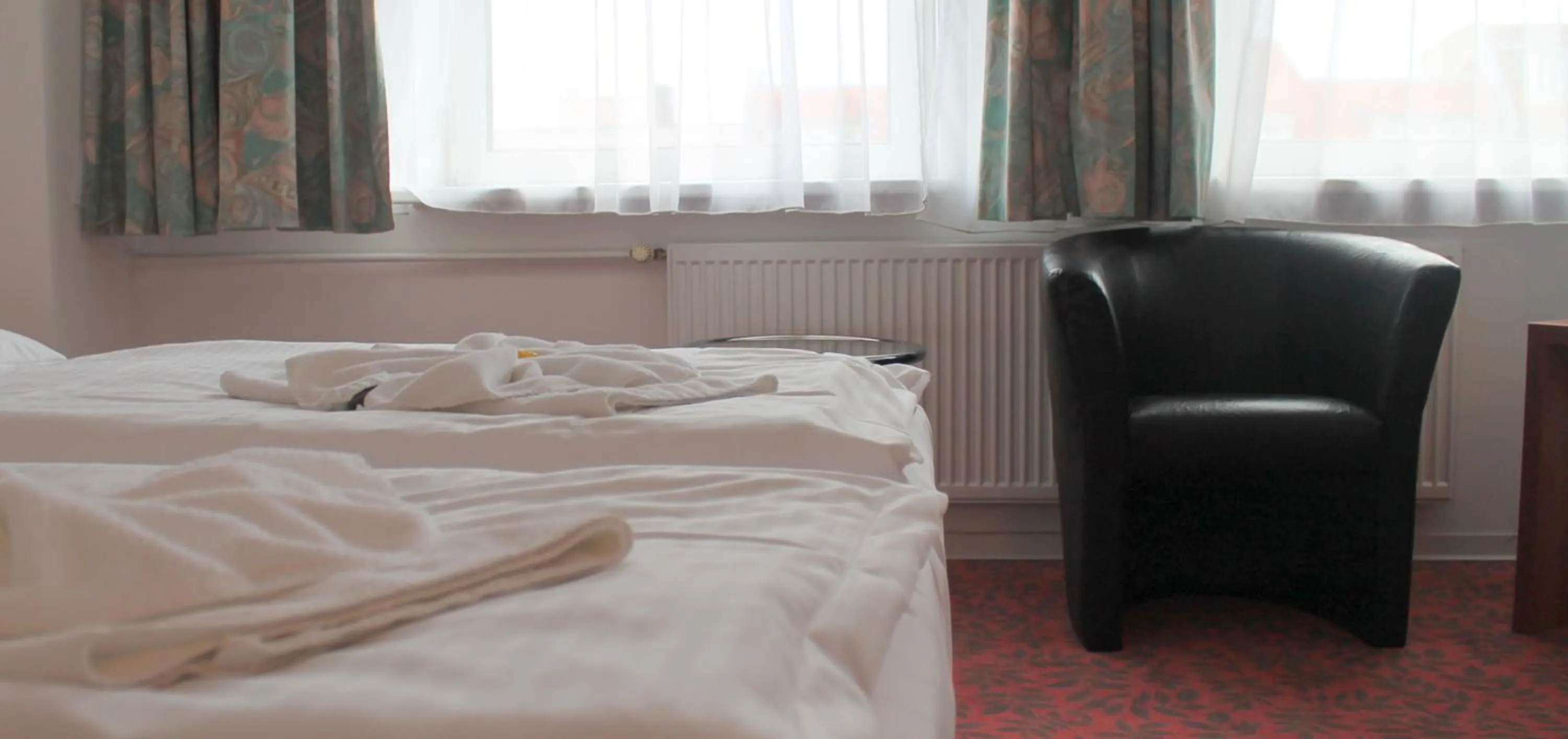 Bedroom, Bed in Hotel Kaiser