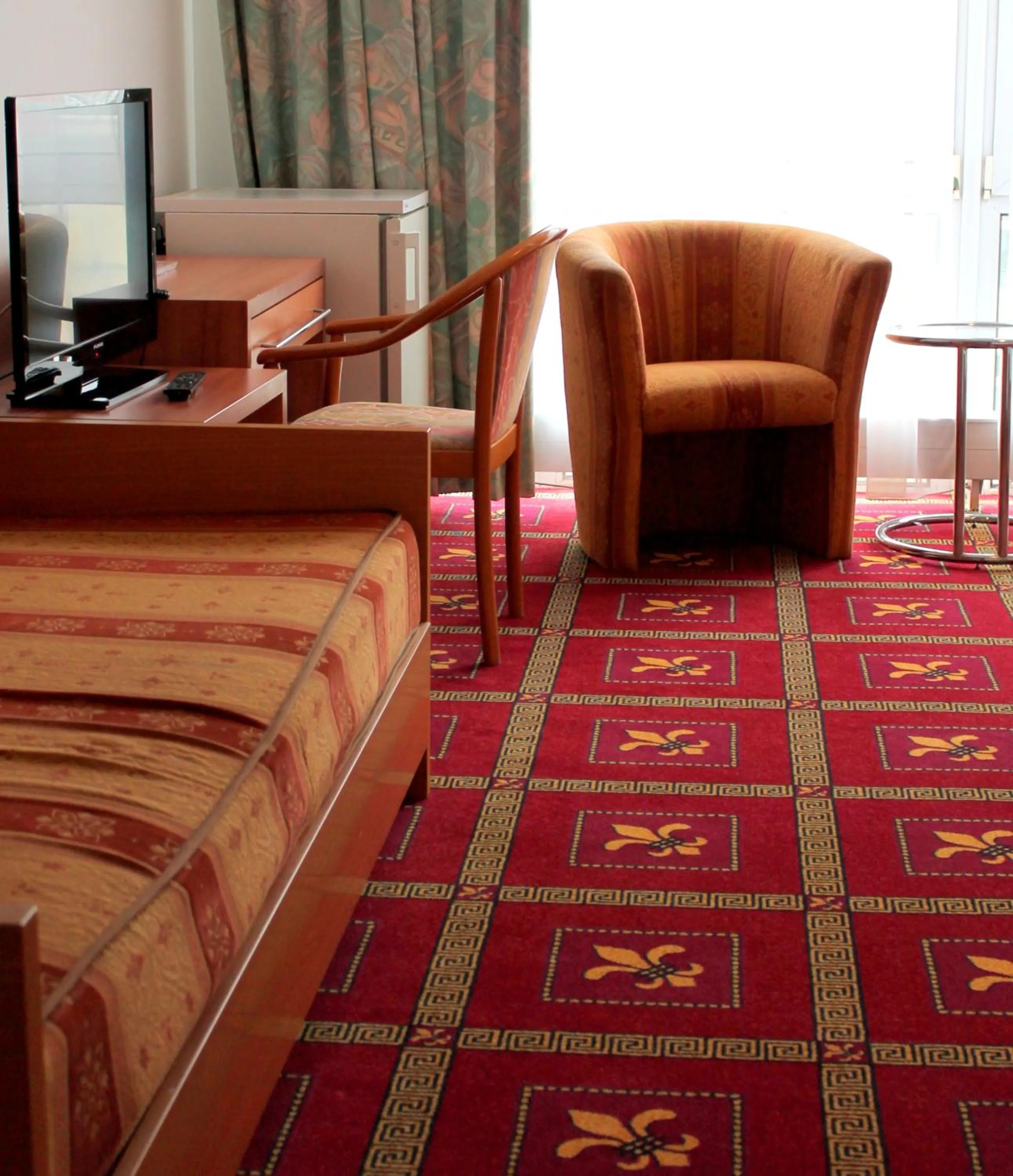Seating area, Bed in Hotel Kaiser