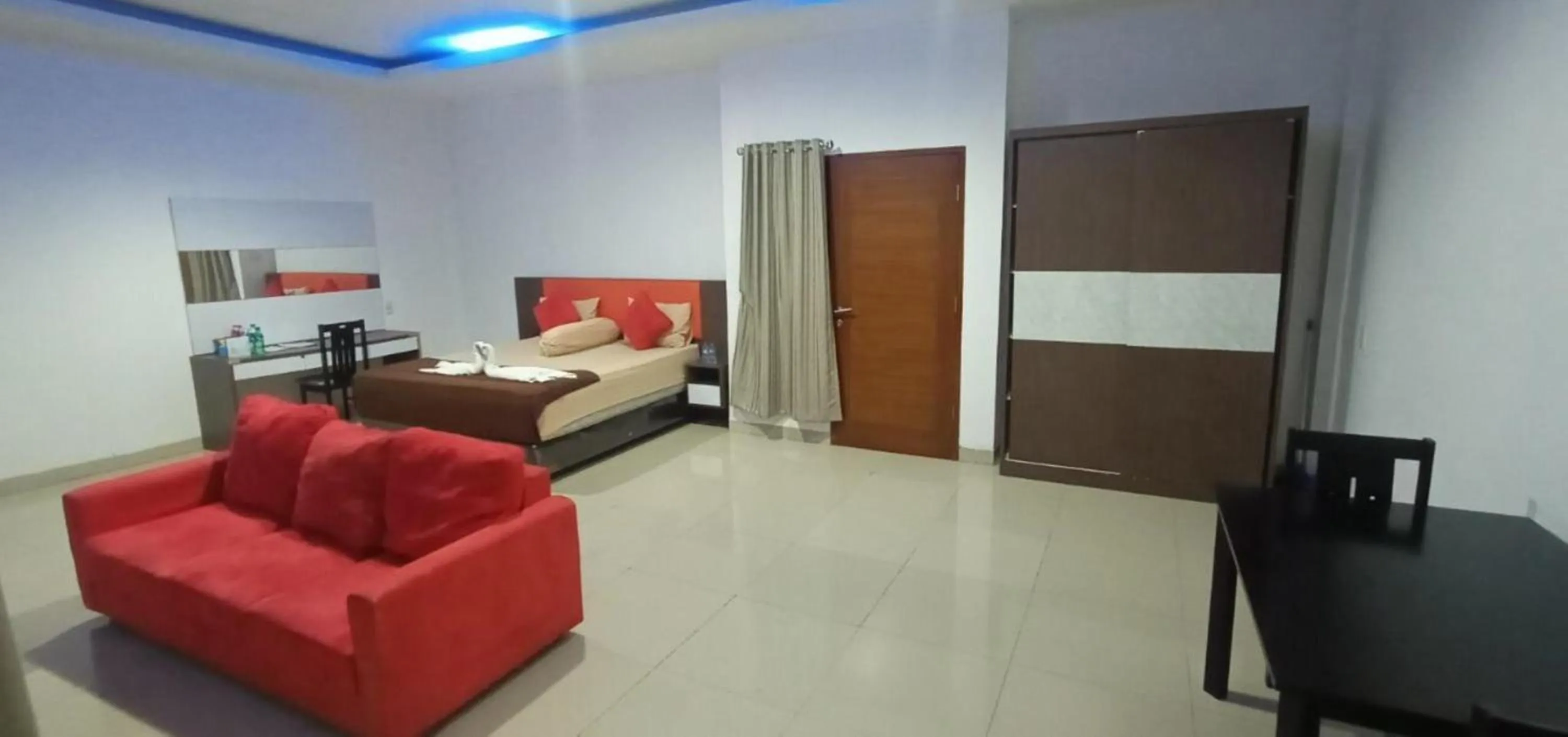 Bedroom, Bed in Ragunan Residence Syaridin
