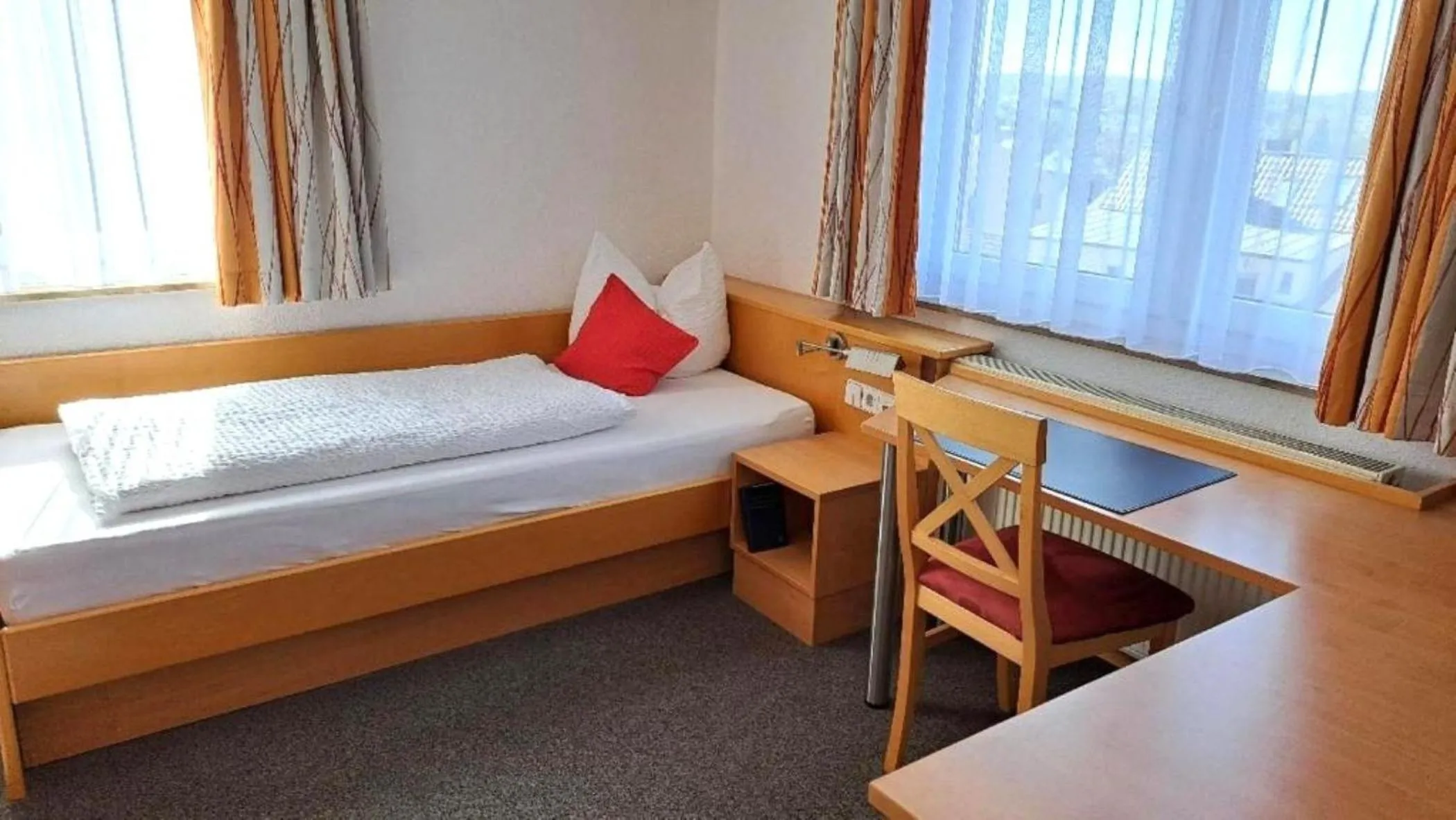 Deluxe Single Room - single occupancy in City Hotel