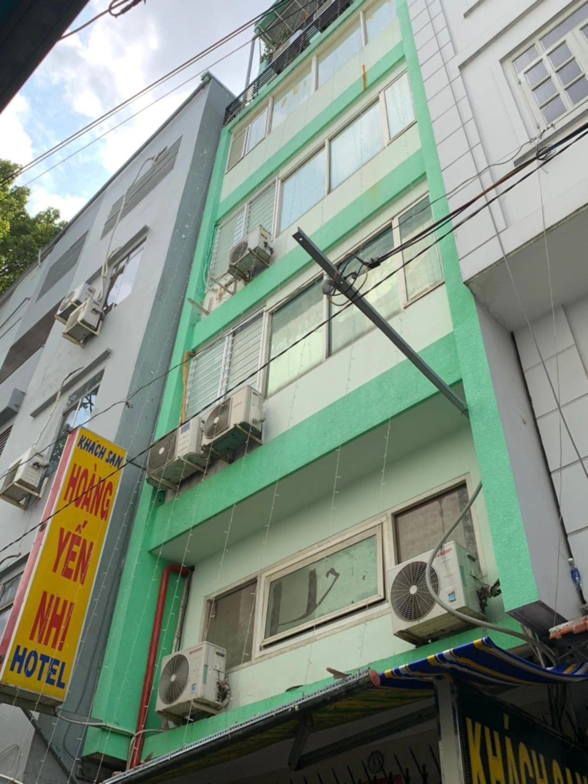 Property building in Hoang Yen Nhi Hotel