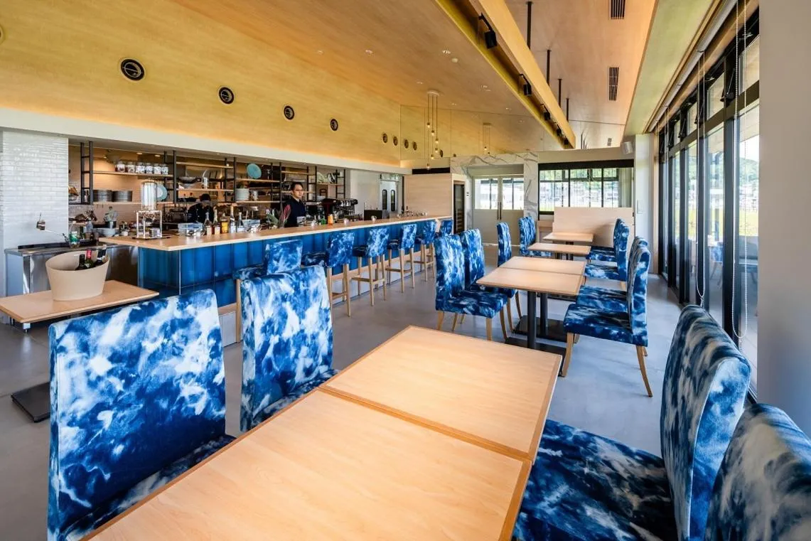 Restaurant/places to eat in UNO HOTEL