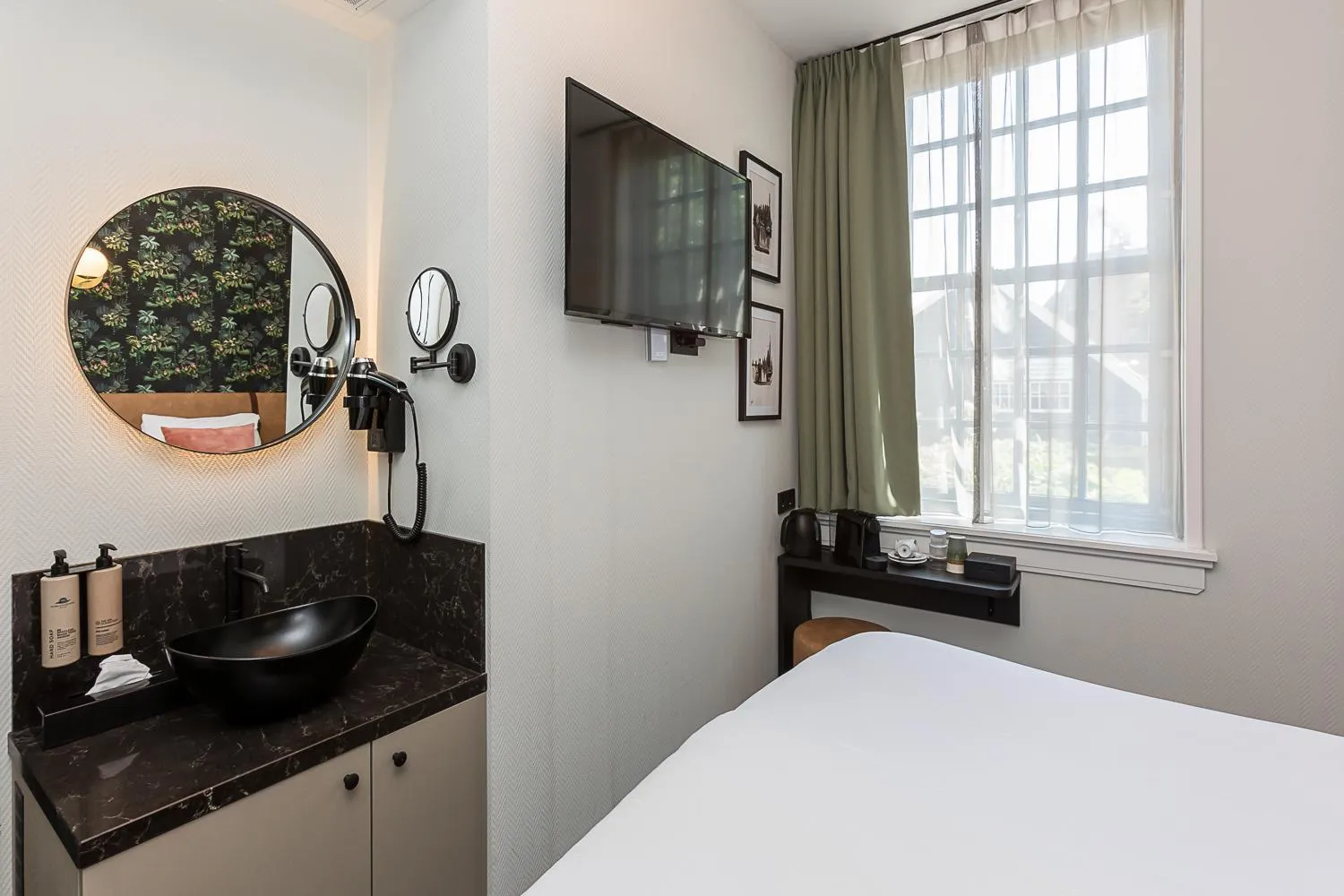 Photo of the whole room, Bed in Boutique Hotel Rijks I Kloeg Collection