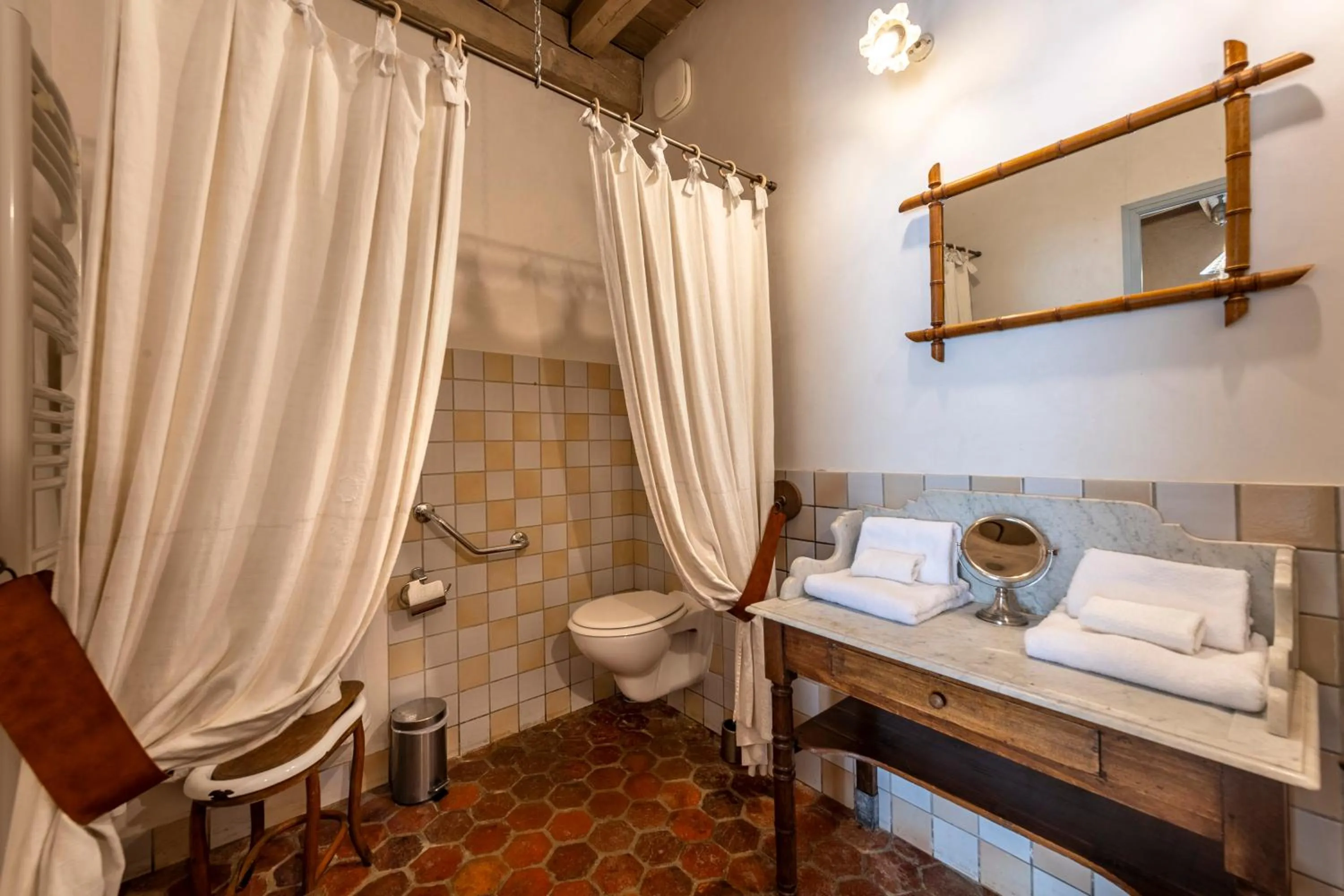 Toilet, Bed in Hôtel De La Beursaudiere