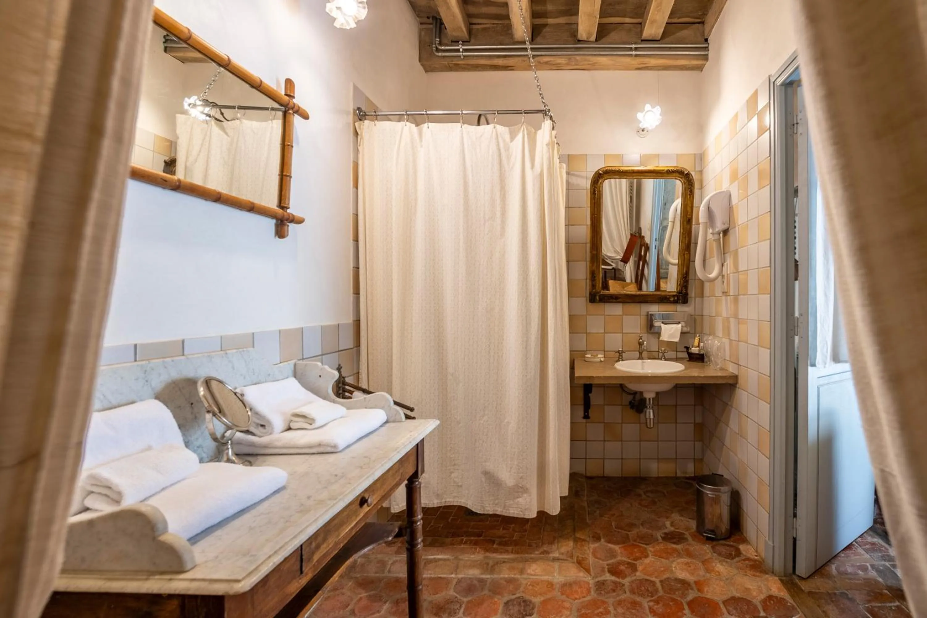 Bathroom, Bed in Hôtel De La Beursaudiere
