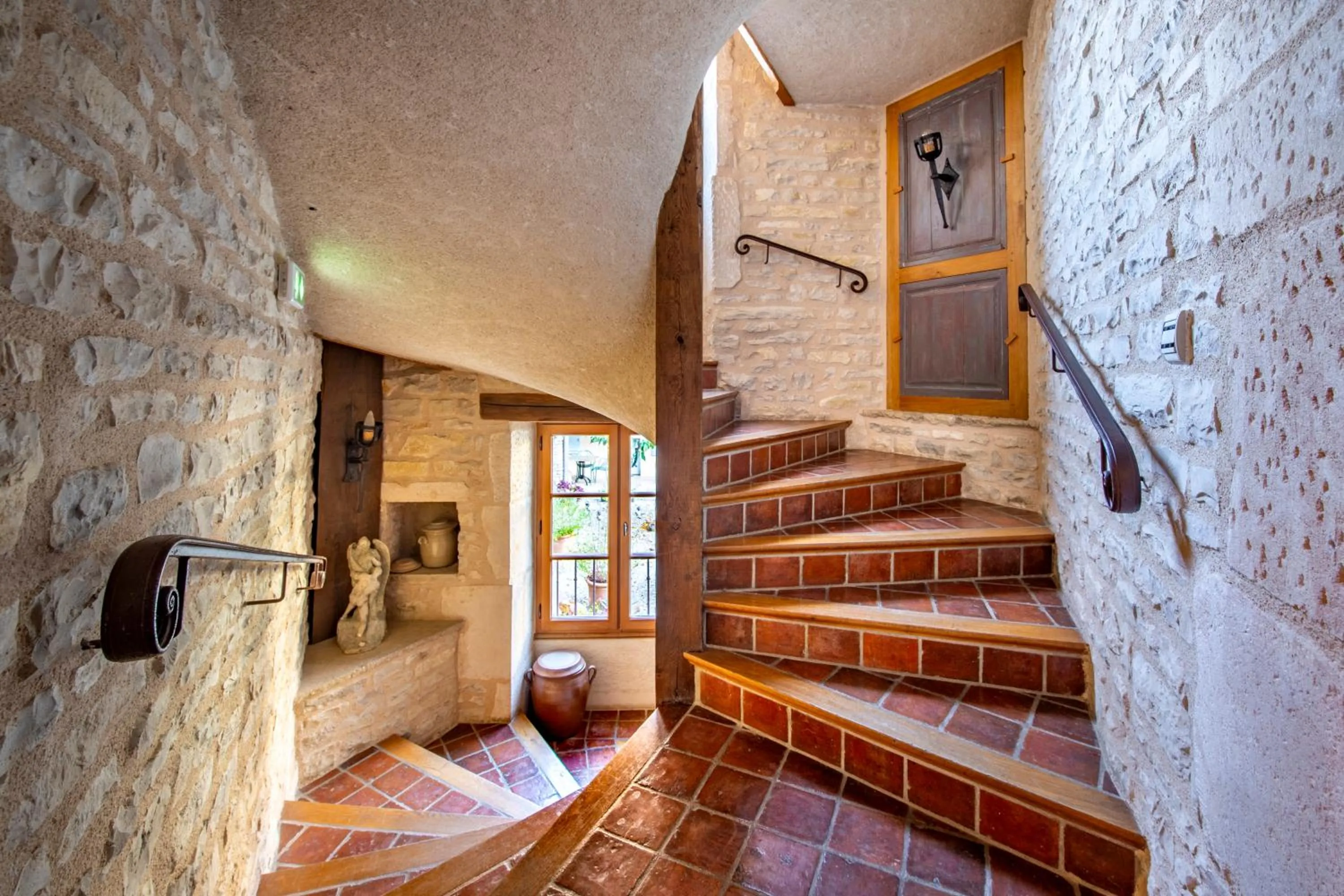 Property building in Hôtel De La Beursaudiere