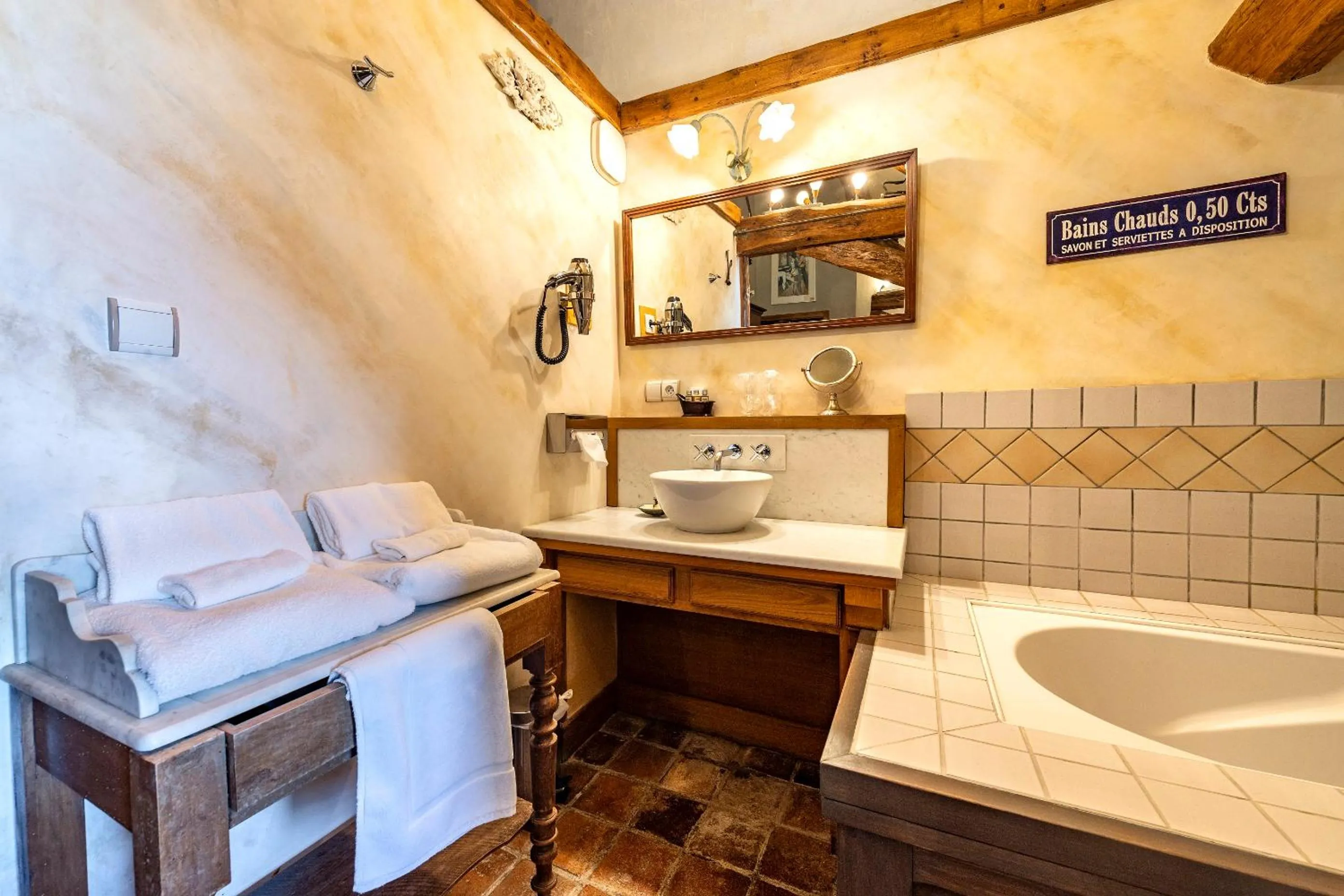 Bathroom in Hôtel De La Beursaudiere