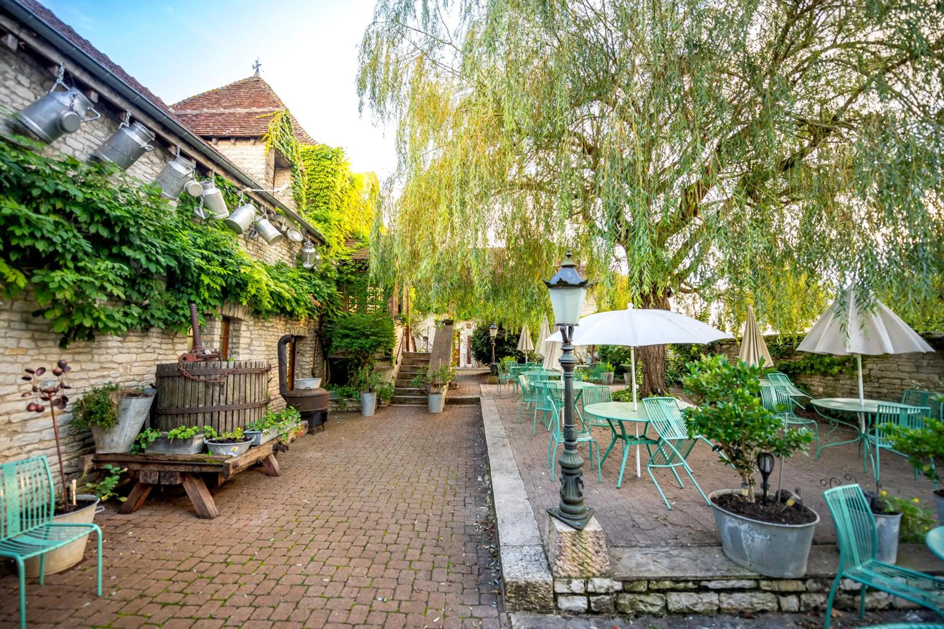 Property building in Hôtel De La Beursaudiere