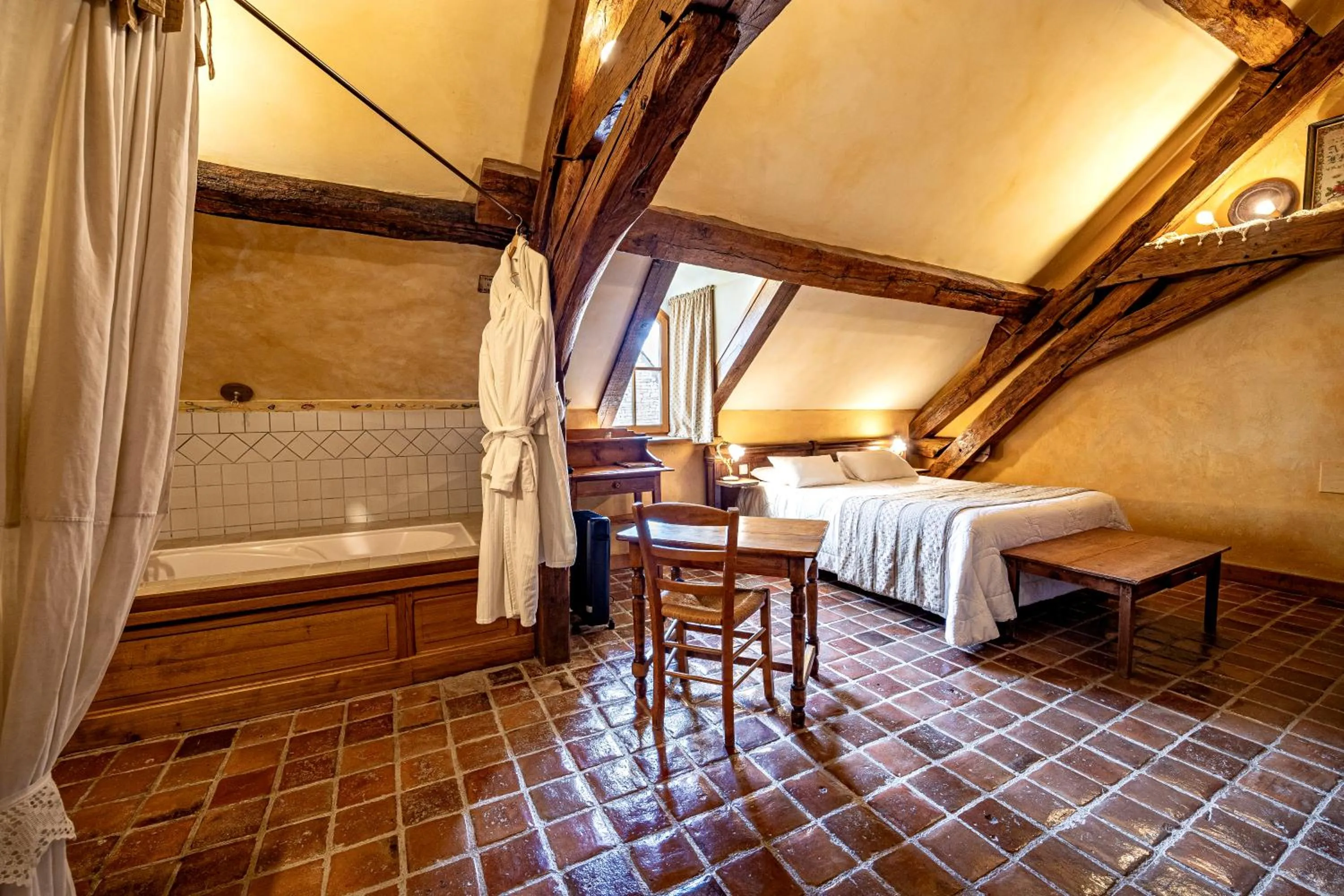 Photo of the whole room, Bed in Hôtel De La Beursaudiere