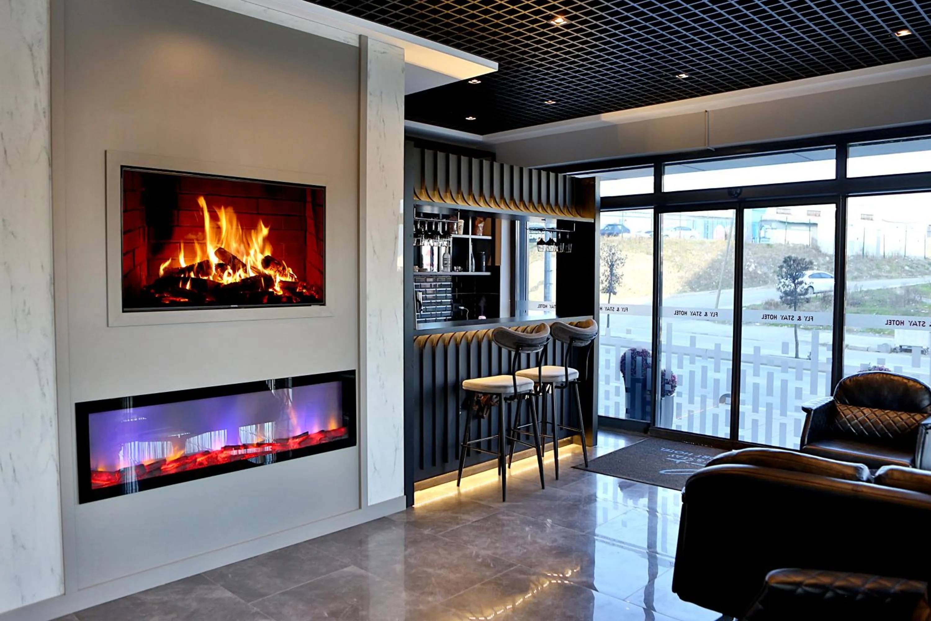 Lobby or reception in Fly And Stay Airport Hotel