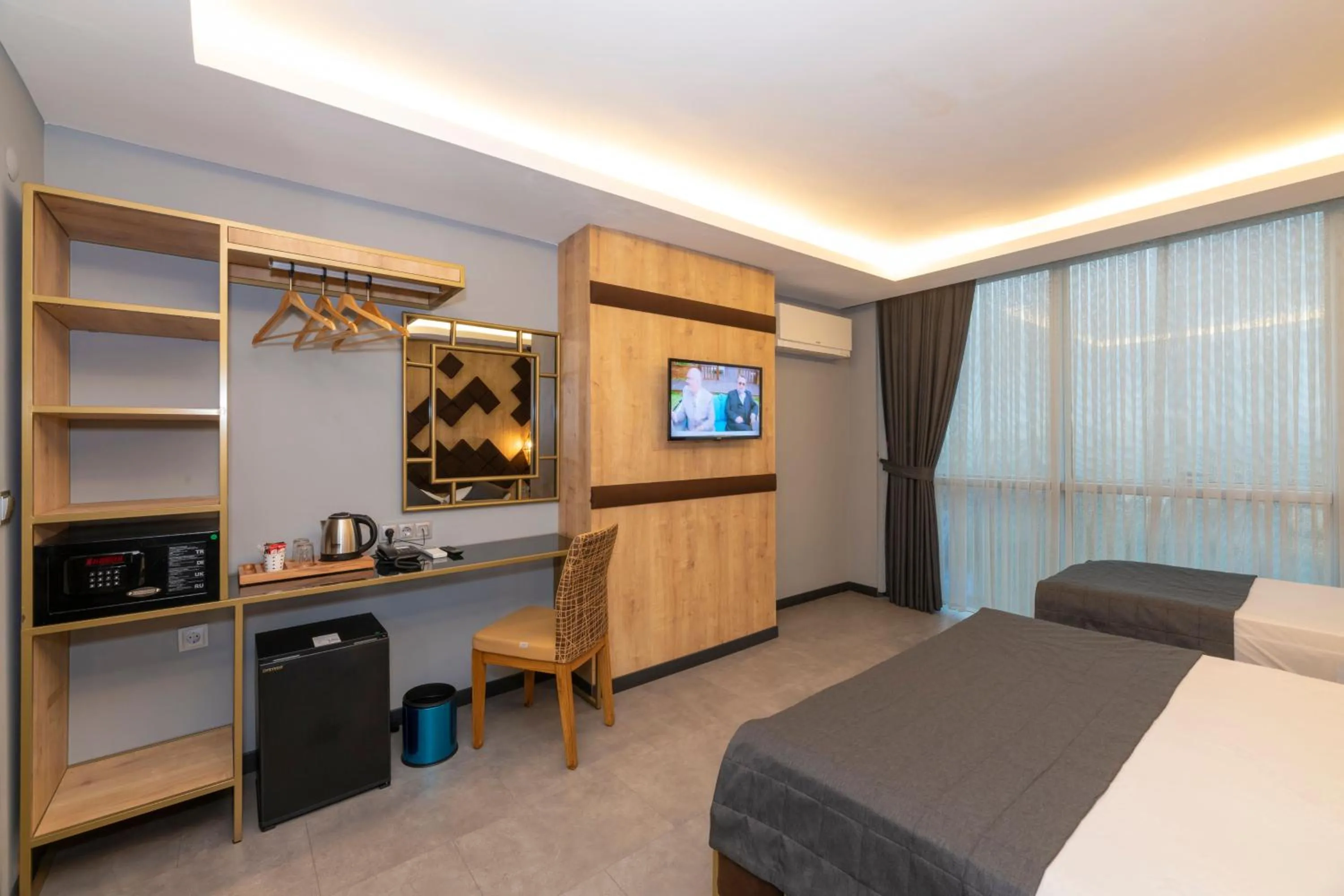 Photo of the whole room, Bed in Fly And Stay Airport Hotel