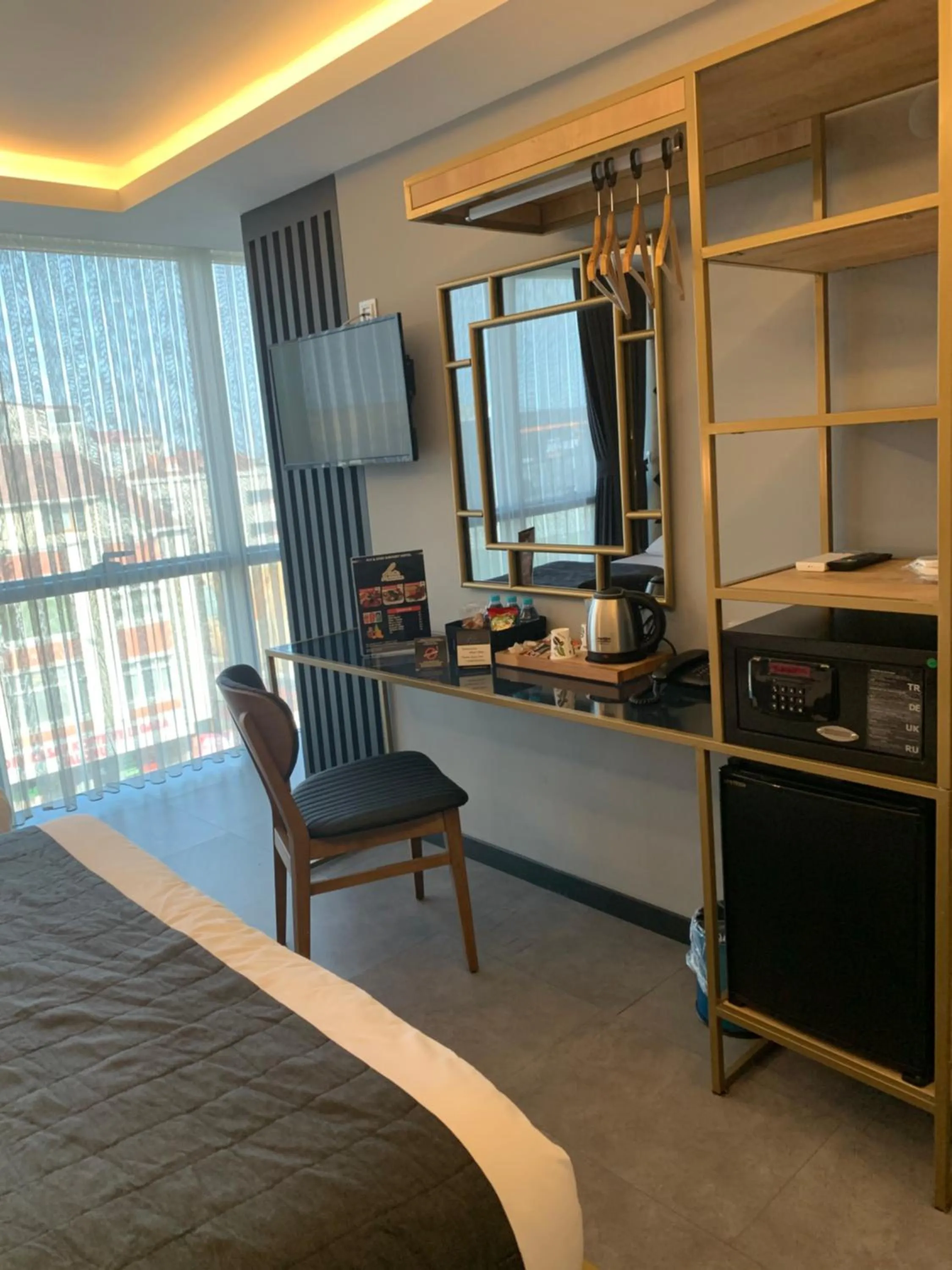 Massage, Bed in Fly And Stay Airport Hotel