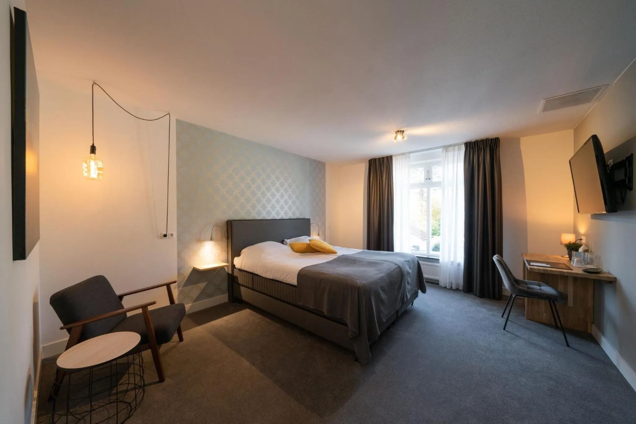 Photo of the whole room, Bed in Boutique hotel & brasserie de Heerlyckheid