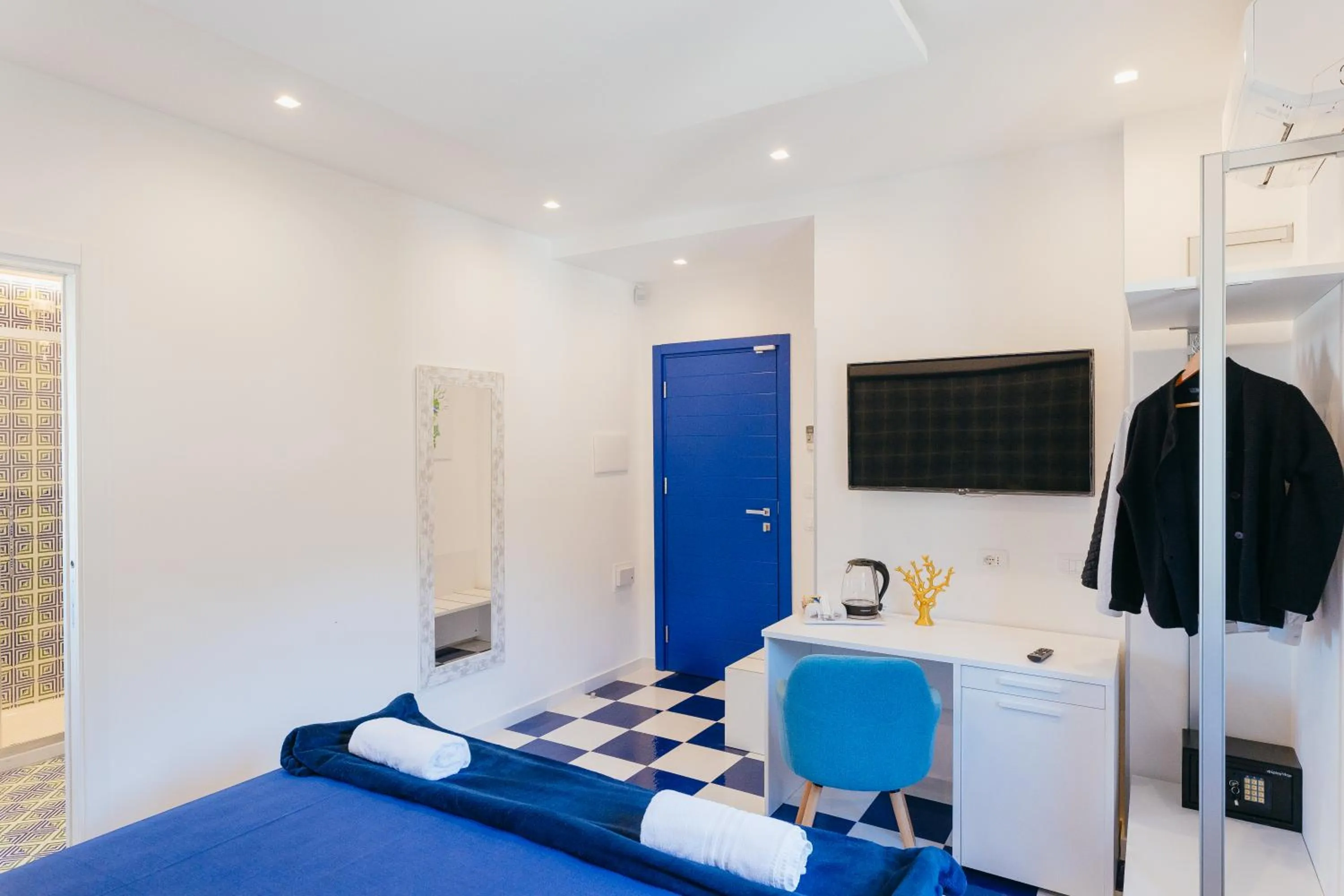 Photo of the whole room, Bed in Maison Serena Sorrento