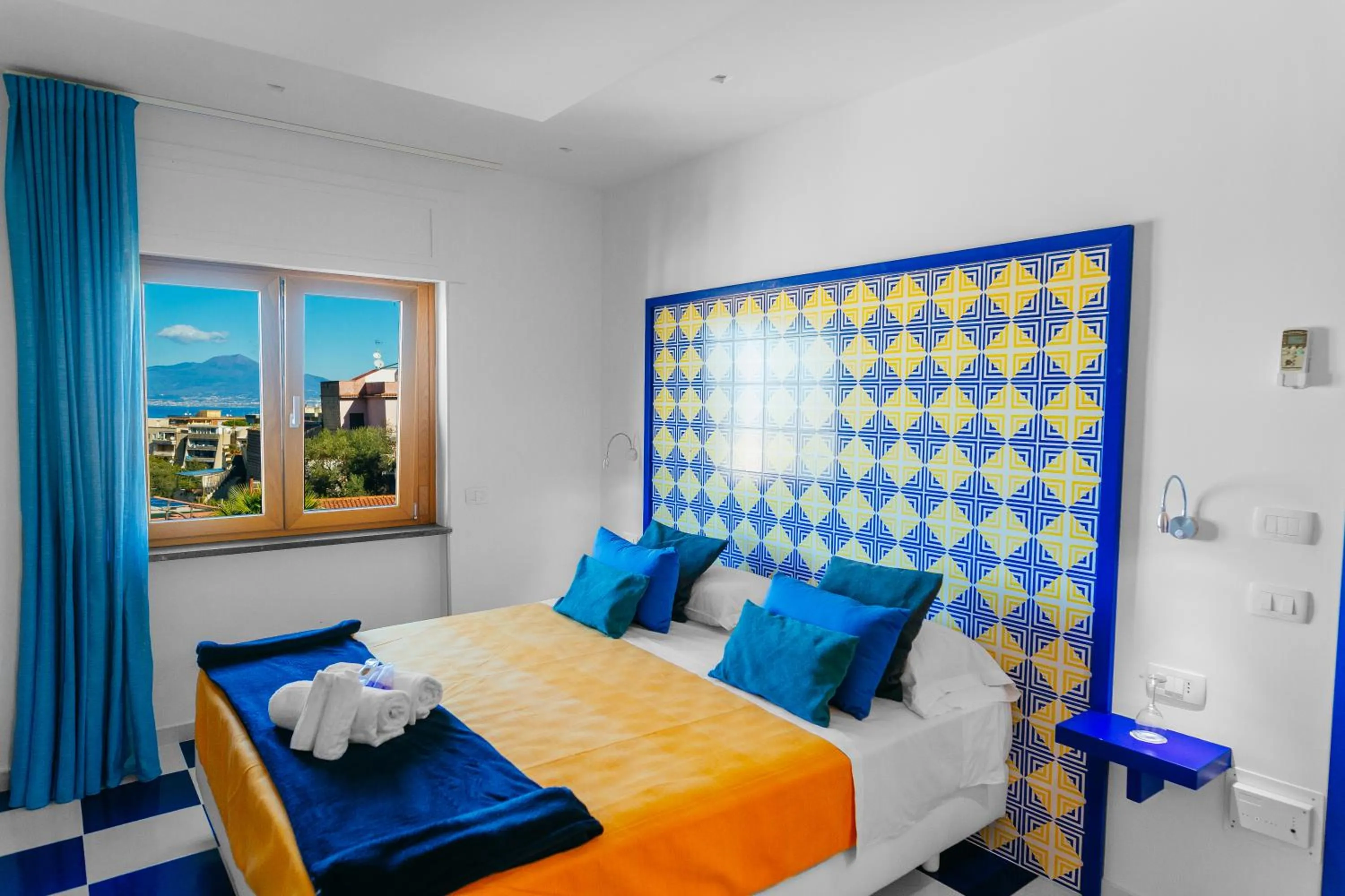 Sea view, Bed in Maison Serena Sorrento