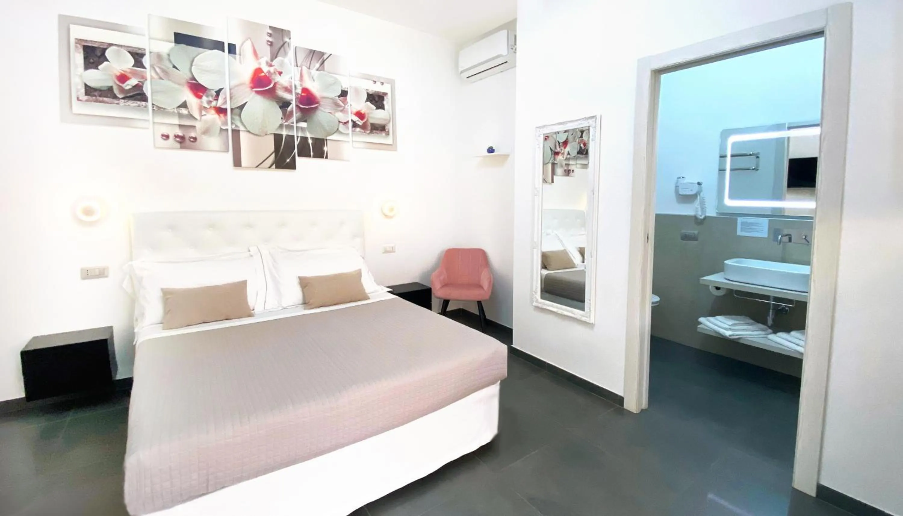 Bedroom, Bed in Elis b&b Villasimius