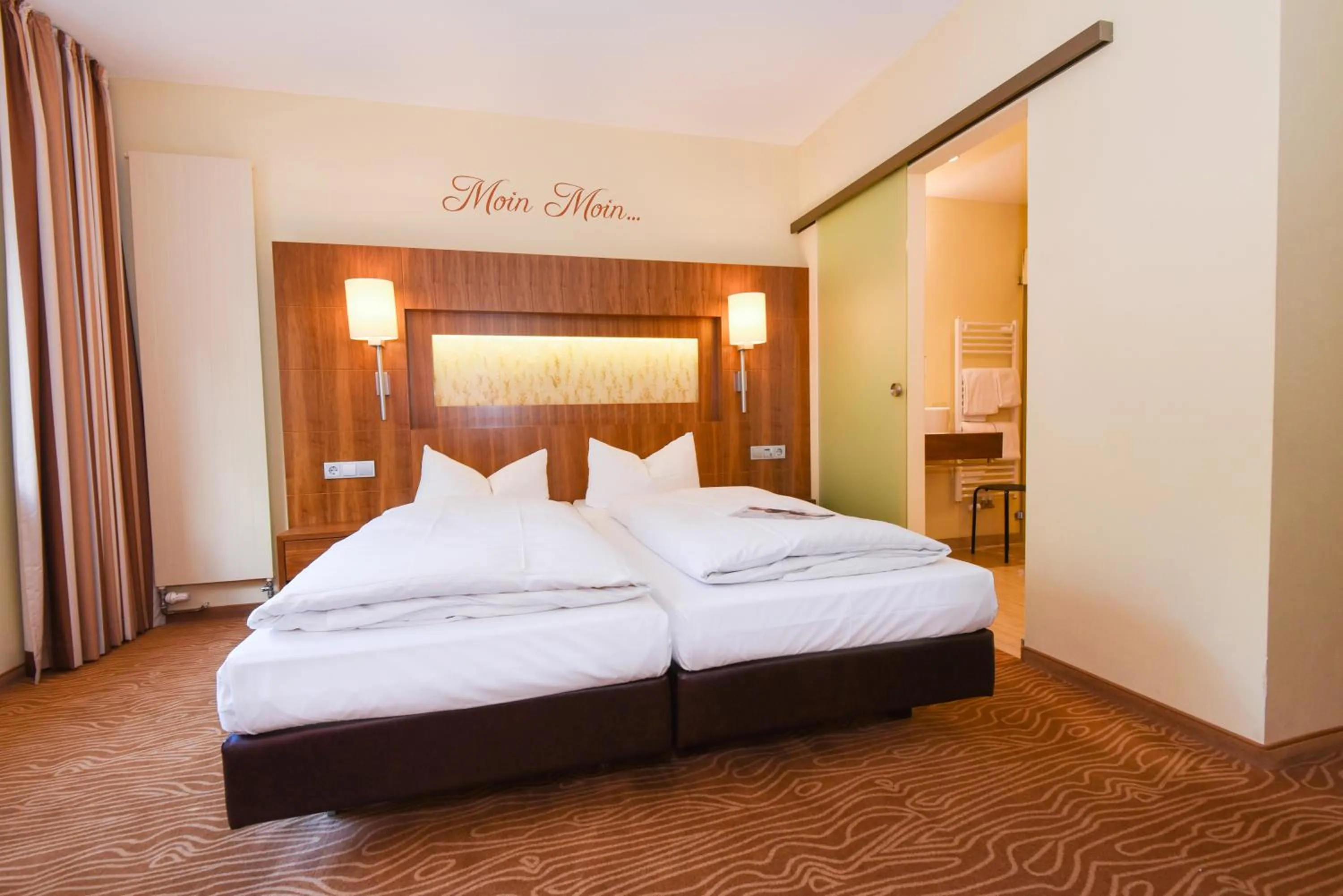 Photo of the whole room, Bed in Upstalsboom Varel-Dangast