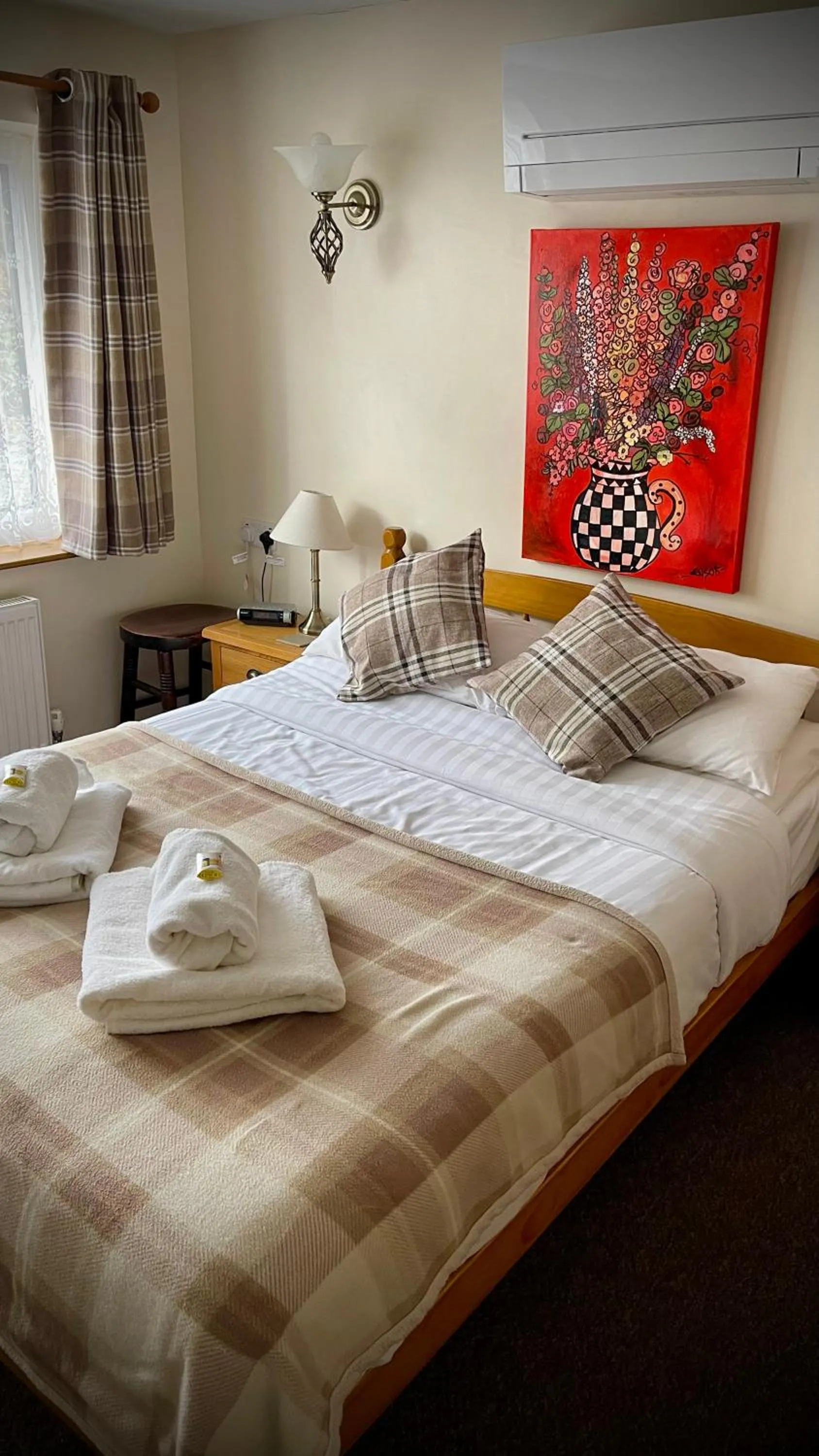 Bed in The White Horse Inn, Clun