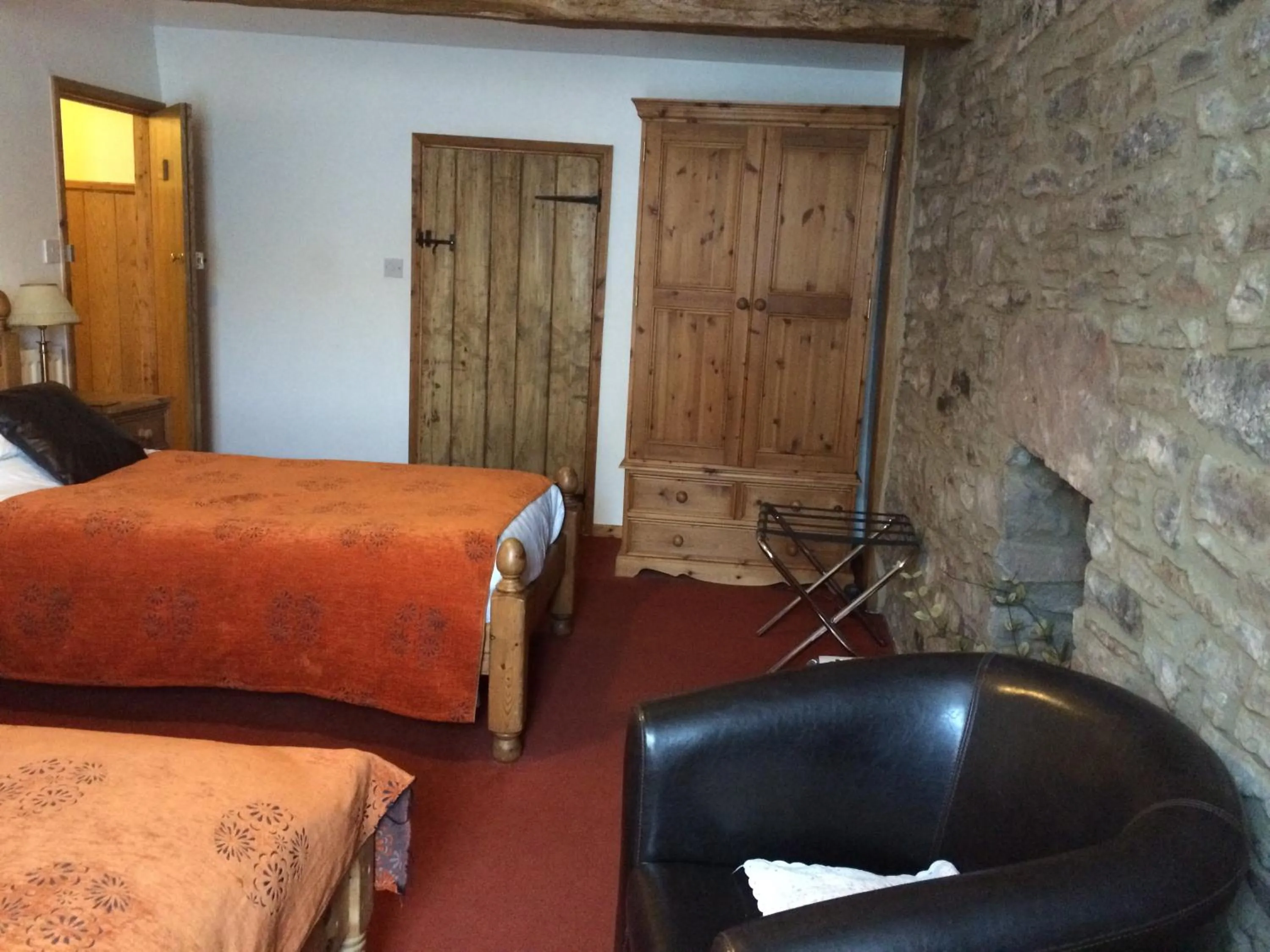 Photo of the whole room, Bed in The White Horse Inn, Clun