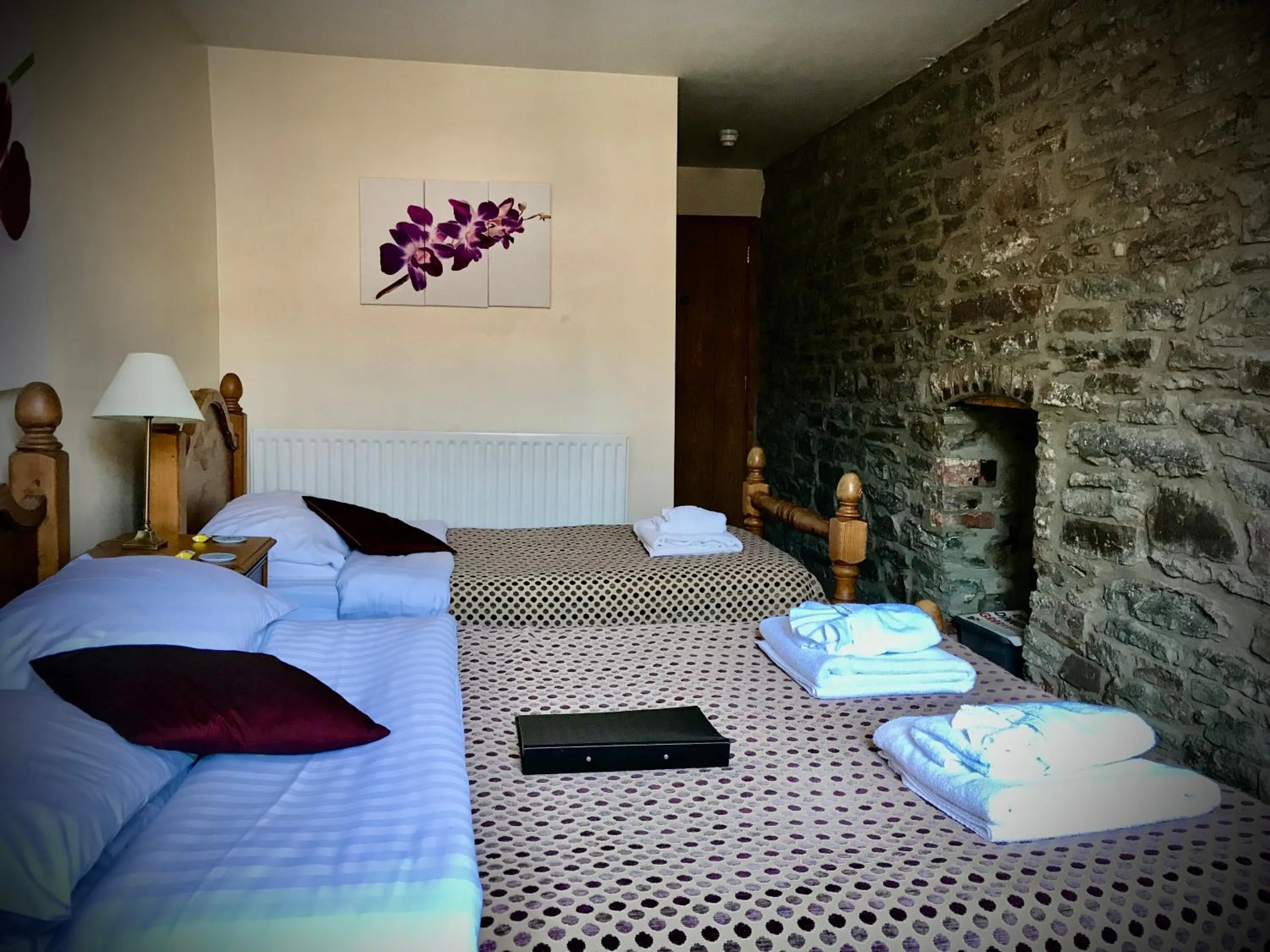 Bed in The White Horse Inn, Clun