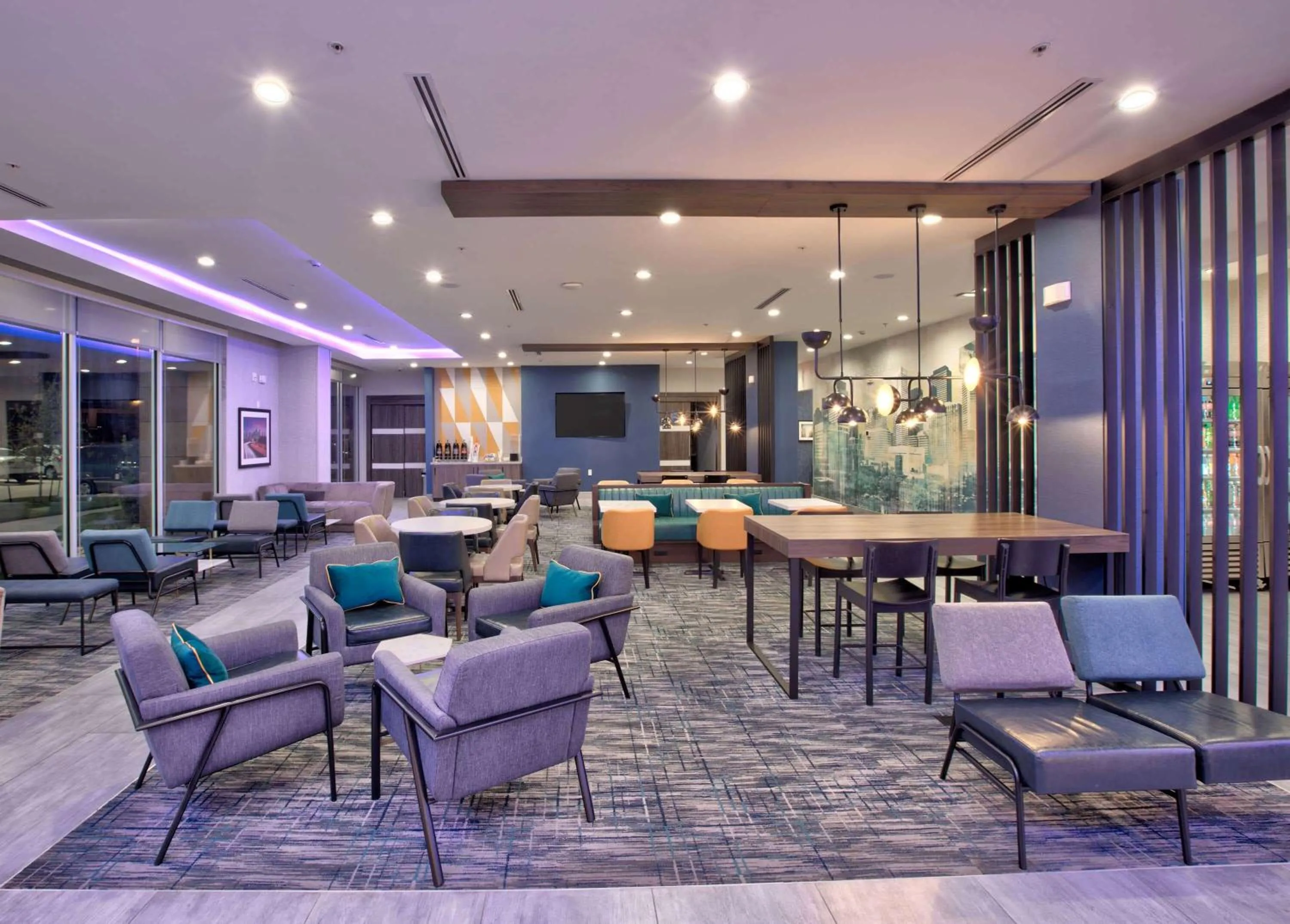 Lobby or reception in La Quinta Inn & Suites by Wyndham Dallas/Fairpark