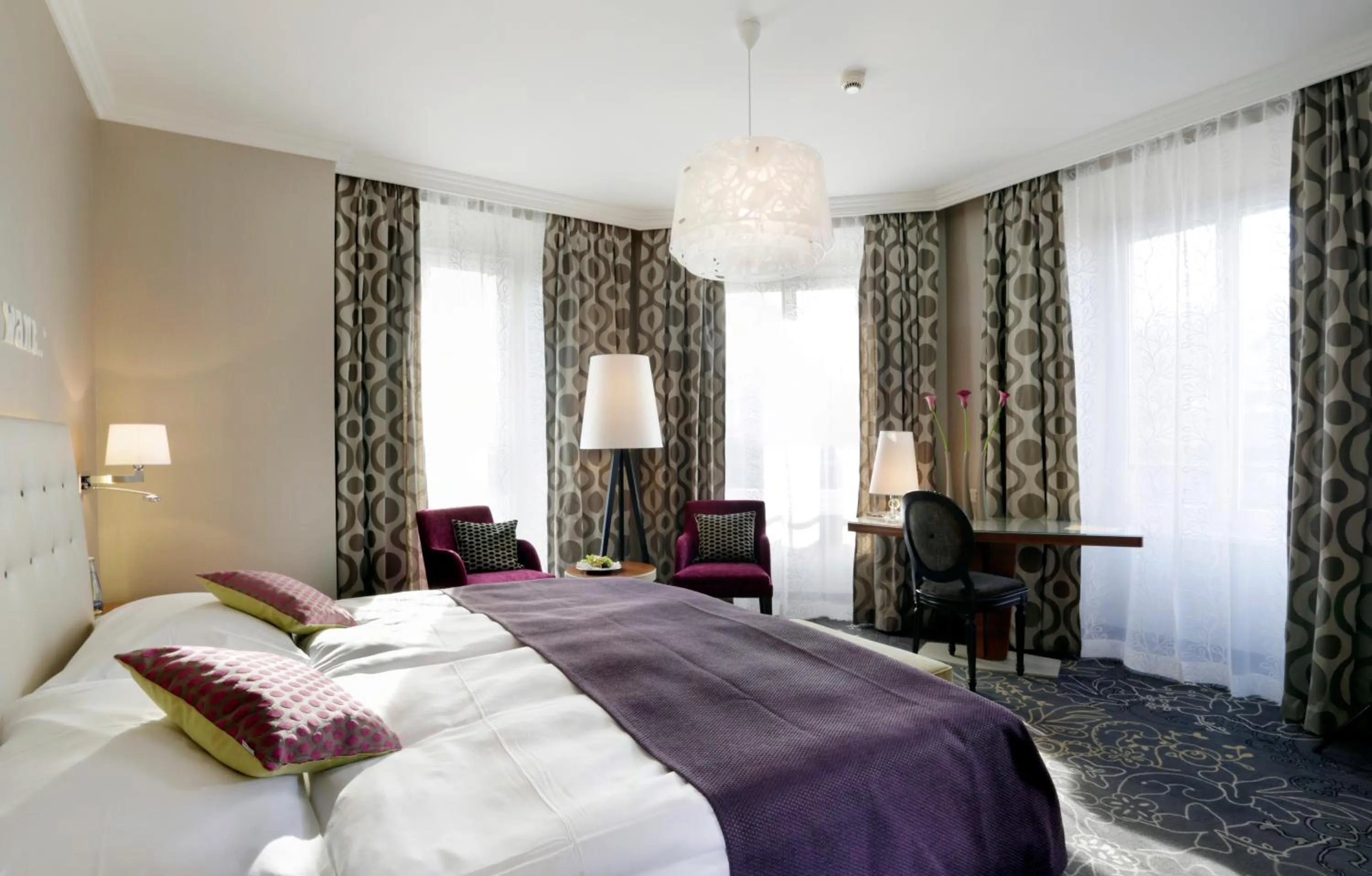 Bed in Hotel Schweizerhof Luzern