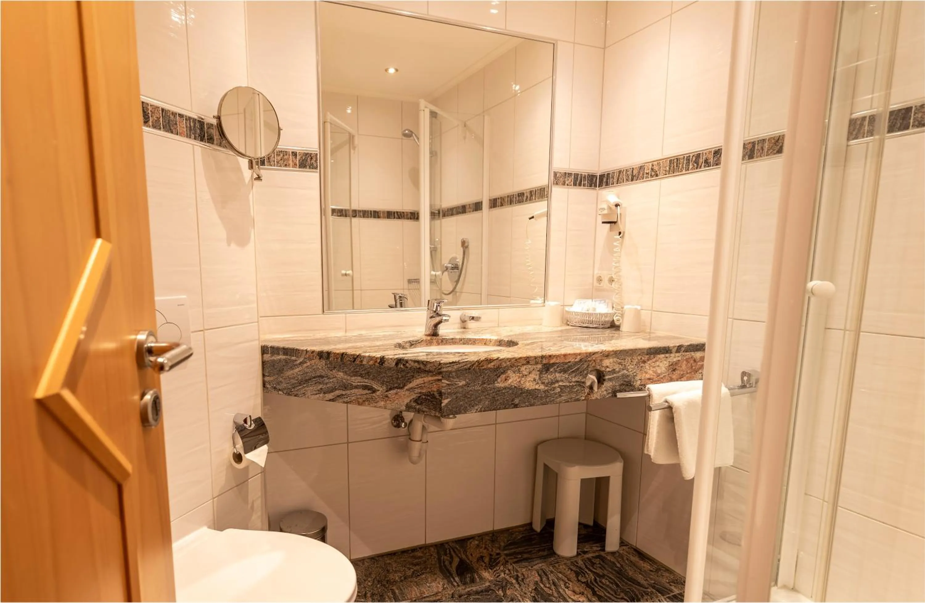 Shower in ARNIKA Garni