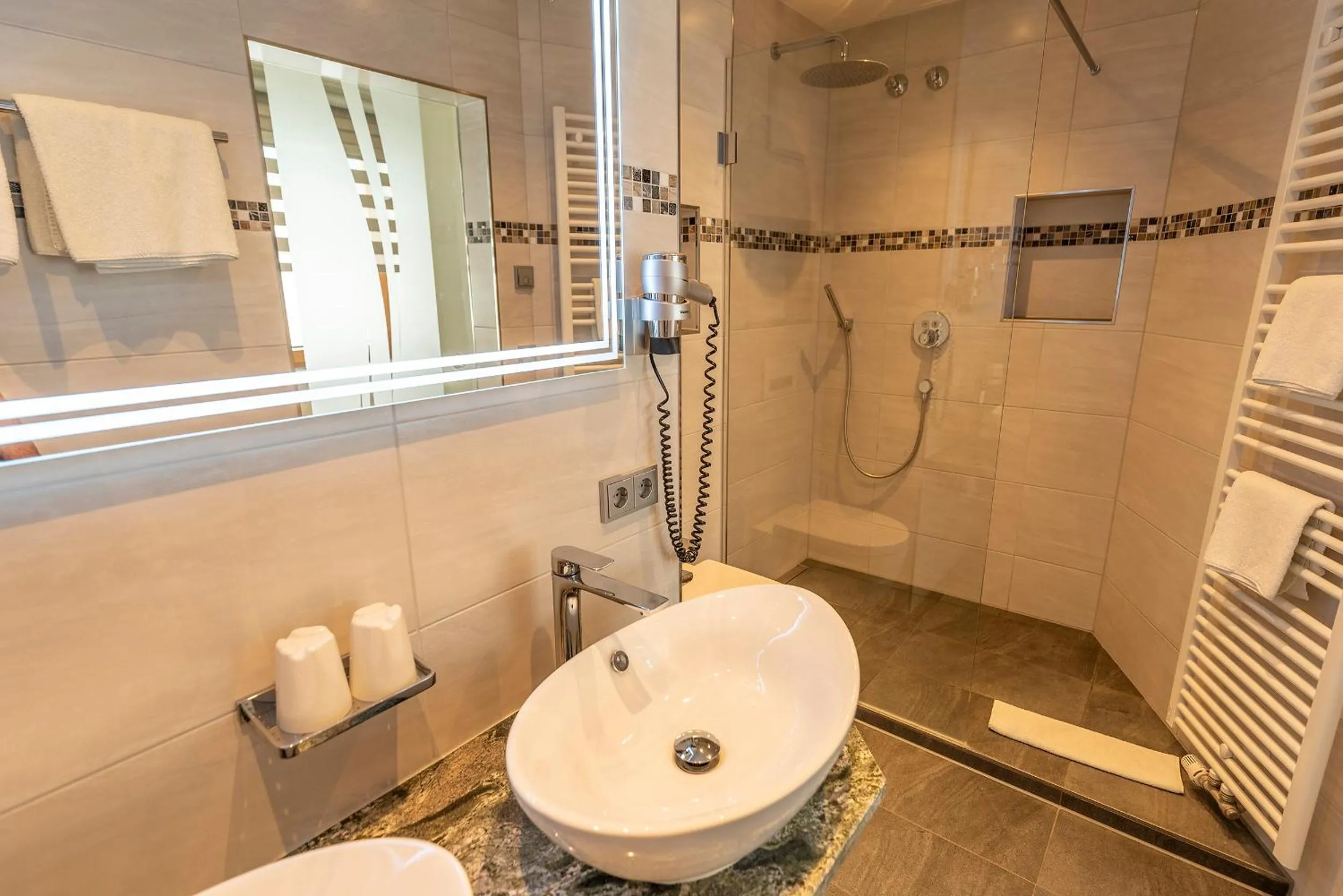 Shower in ARNIKA Garni