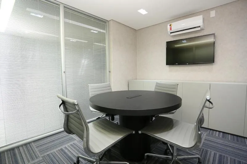 Business facilities in Salvador Mondial Flats
