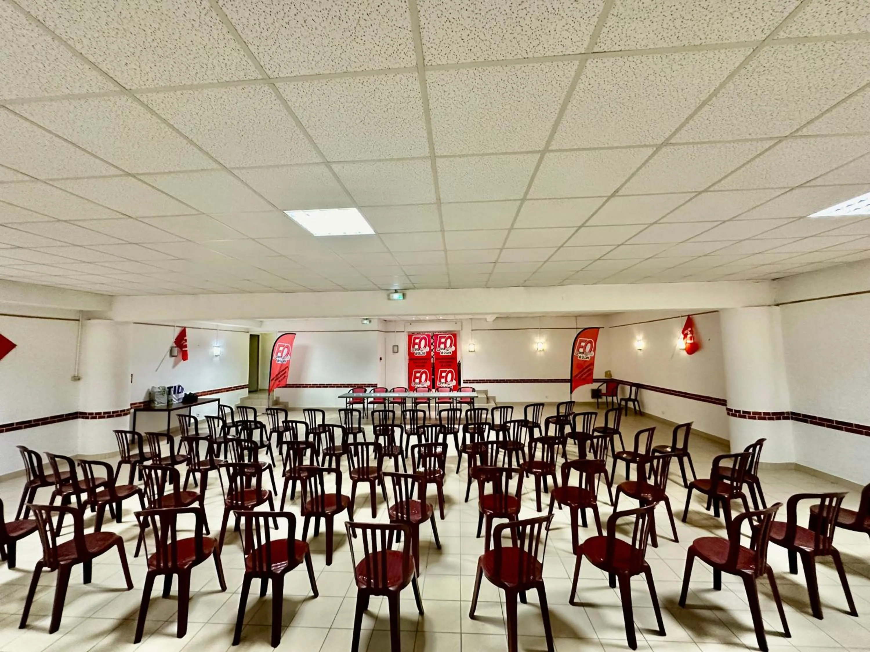 HOTEL De La Tour Saint Etienne SUD