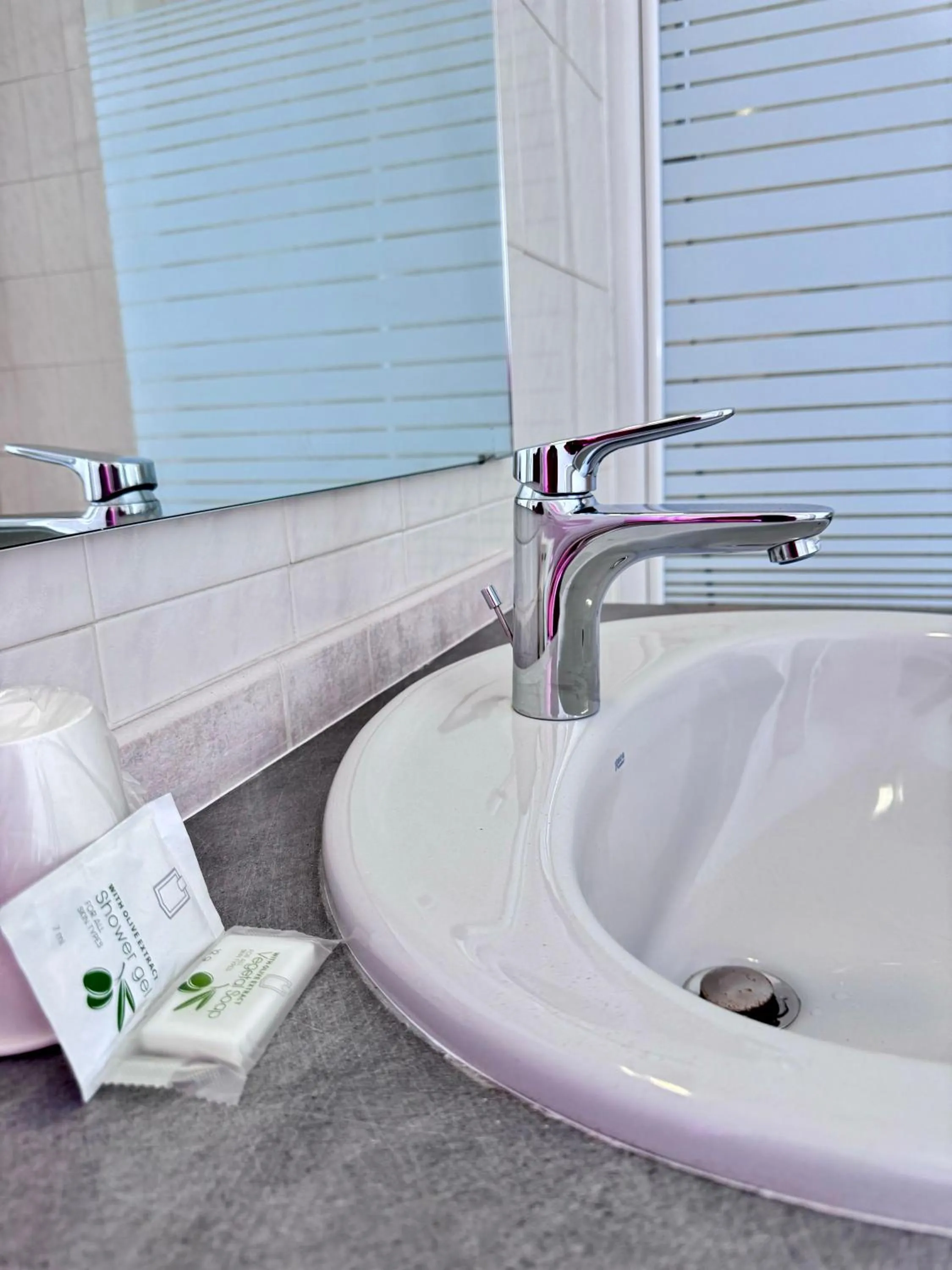 HOTEL De La Tour Saint Etienne SUD