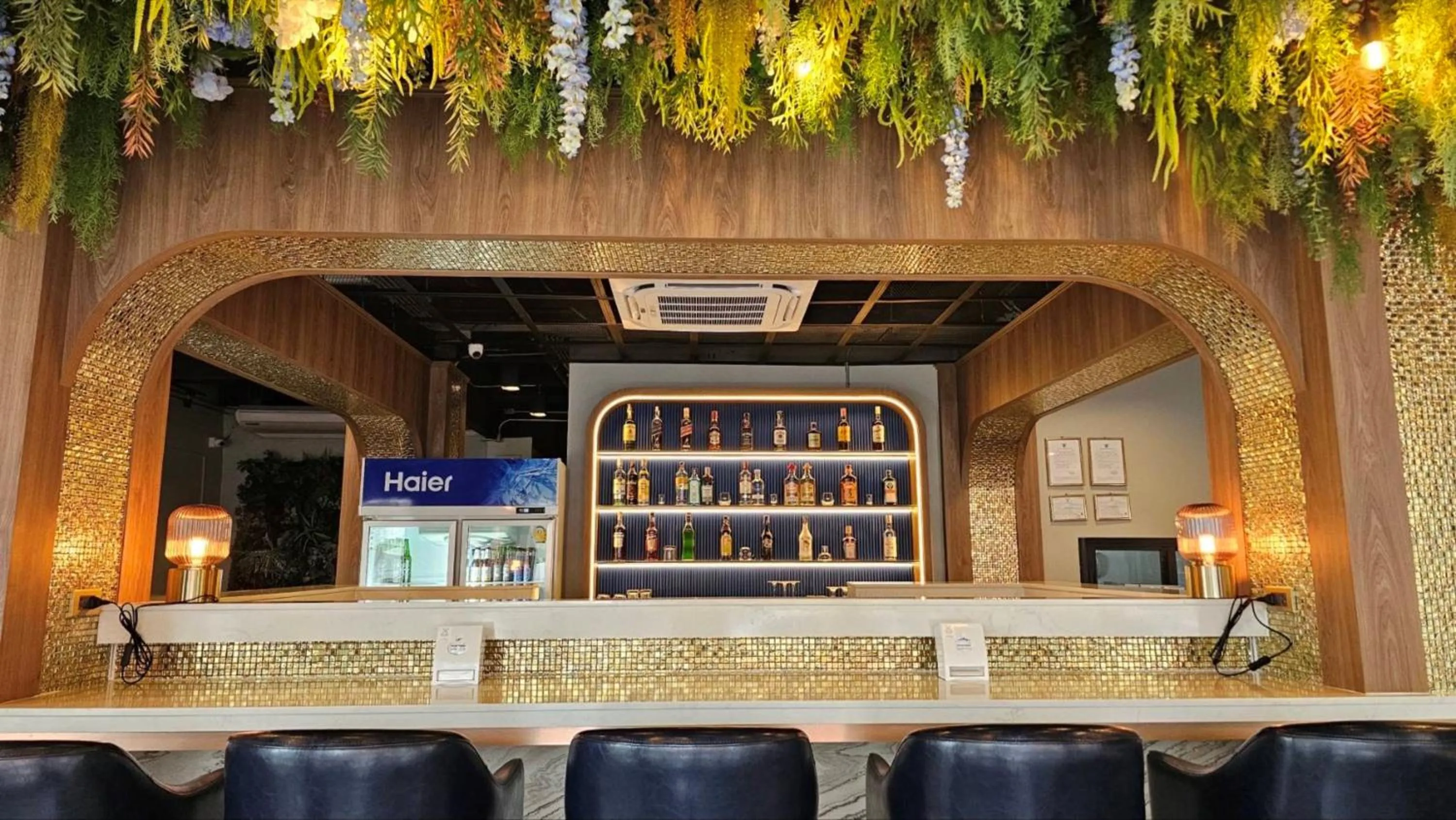 Lounge or bar in Montree Phuket Hotel