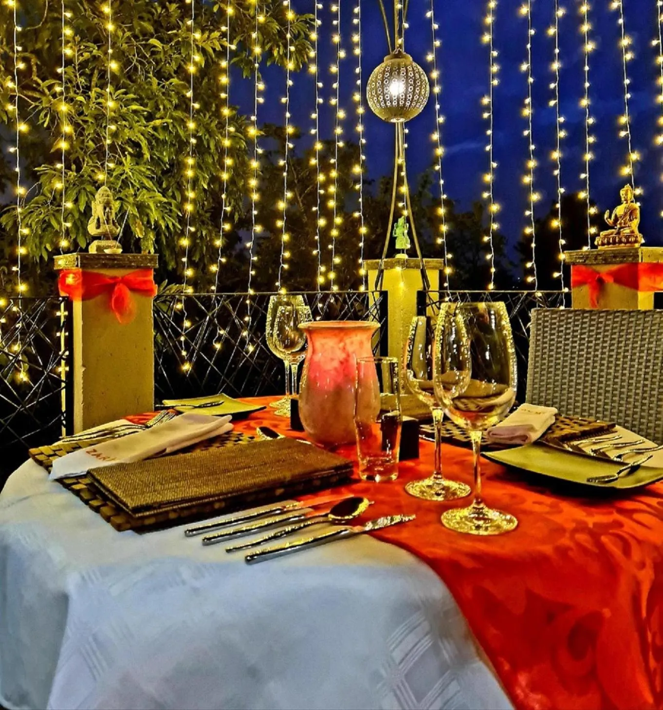 Restaurant/places to eat in The Zarafa