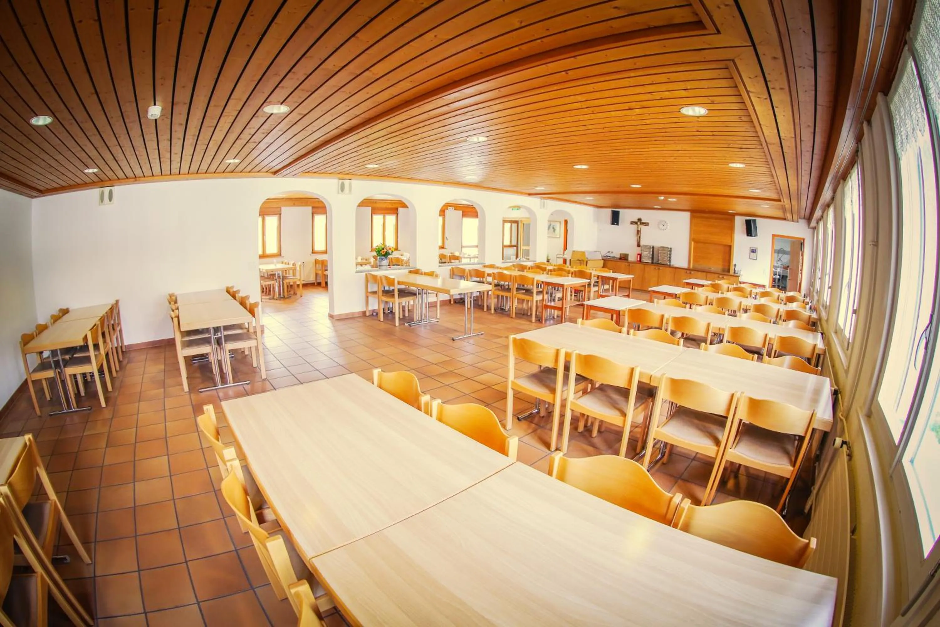 Restaurant/places to eat in Hotel & Bildungshaus St. Jodern