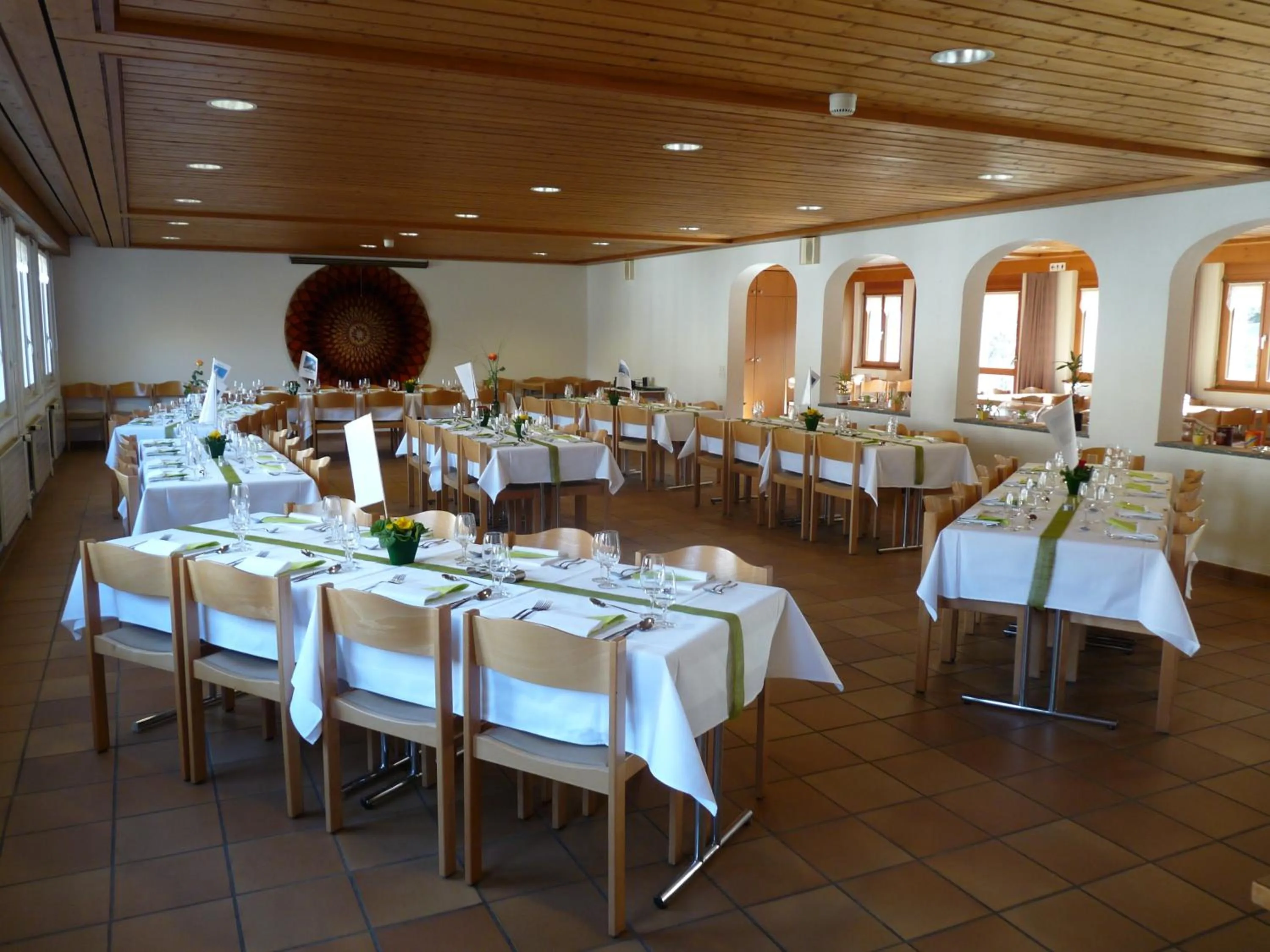 Restaurant/places to eat in Hotel & Bildungshaus St. Jodern