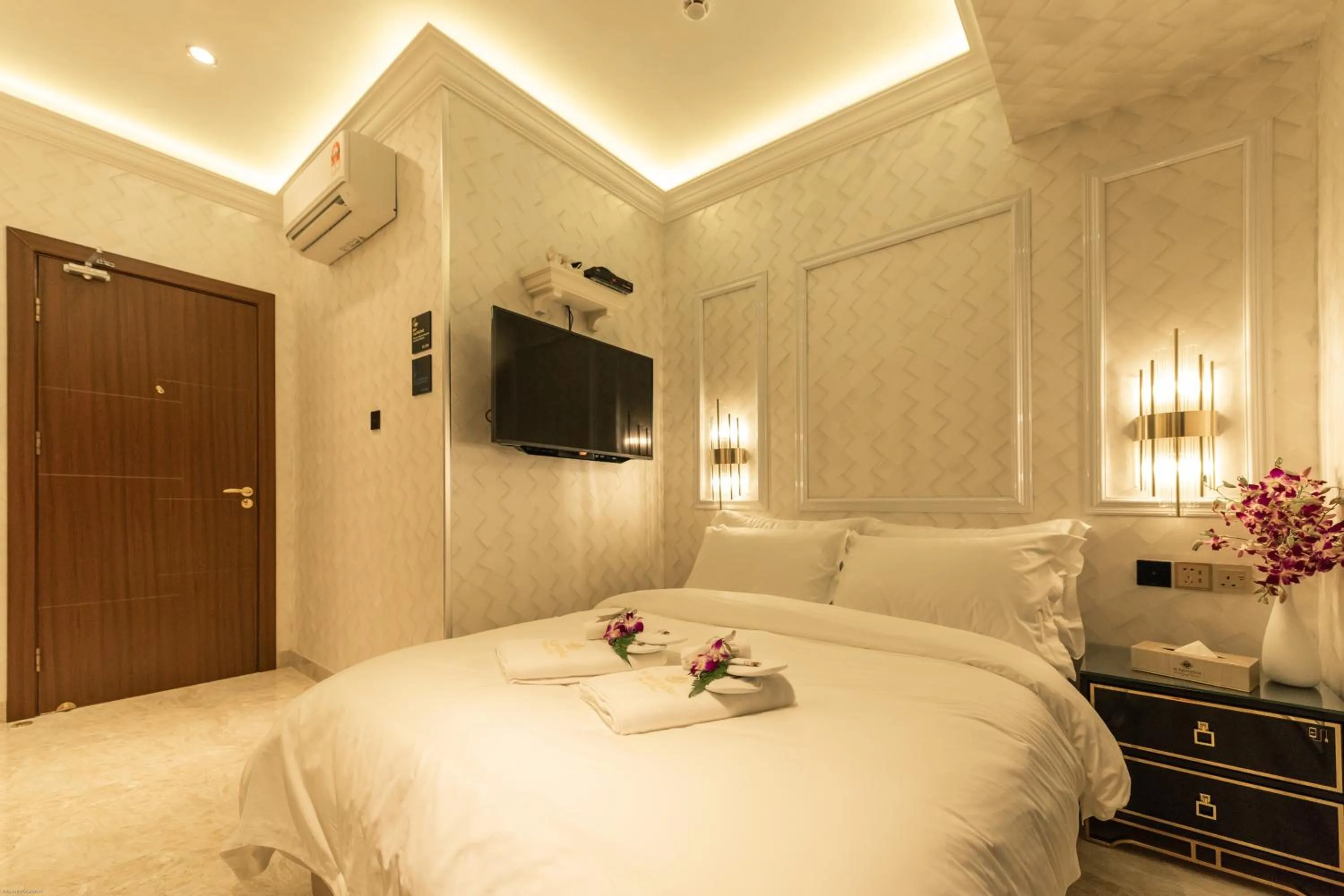 Bedroom, Bed in AJ Residence - Above Peppermint Asia City