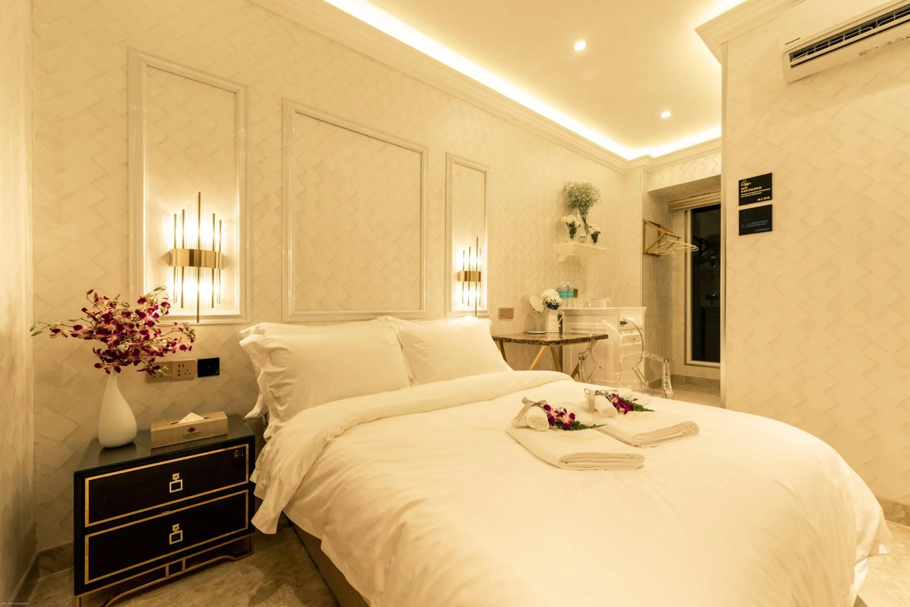 Bedroom, Bed in AJ Residence - Above Peppermint Asia City