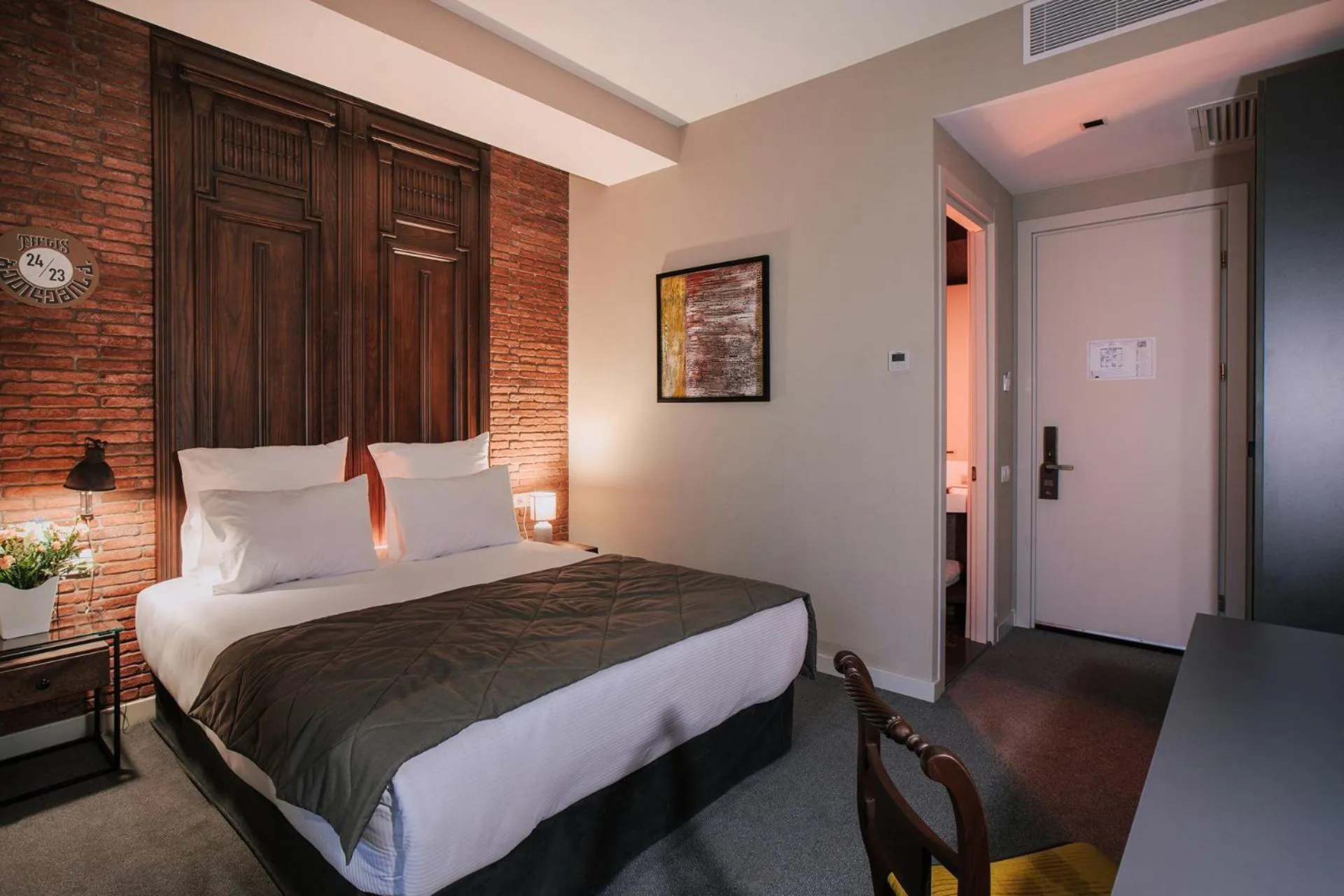 Photo of the whole room, Bed in TbiliSee Hotel