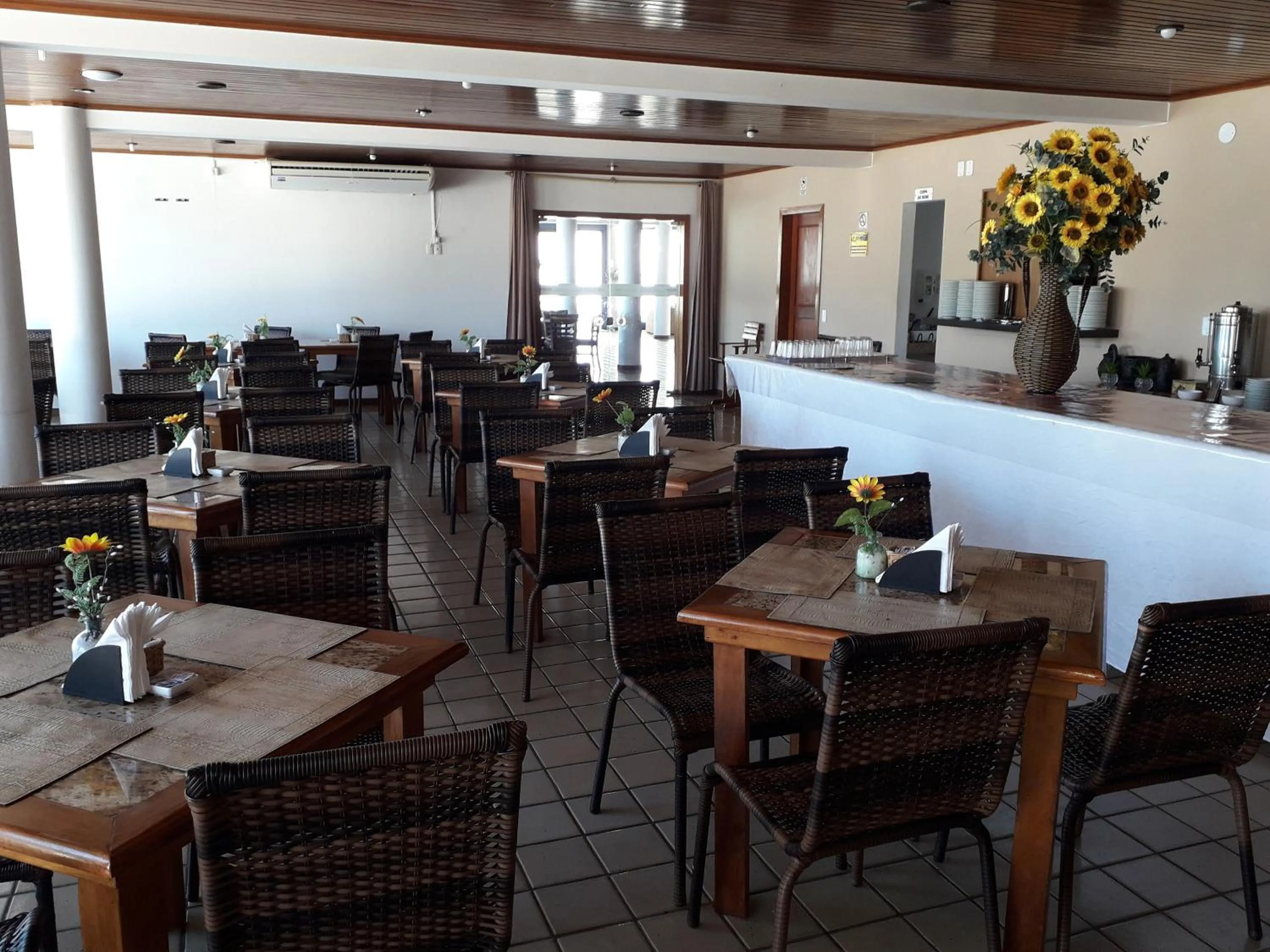 Restaurant/places to eat in Cahy Praia Hotel
